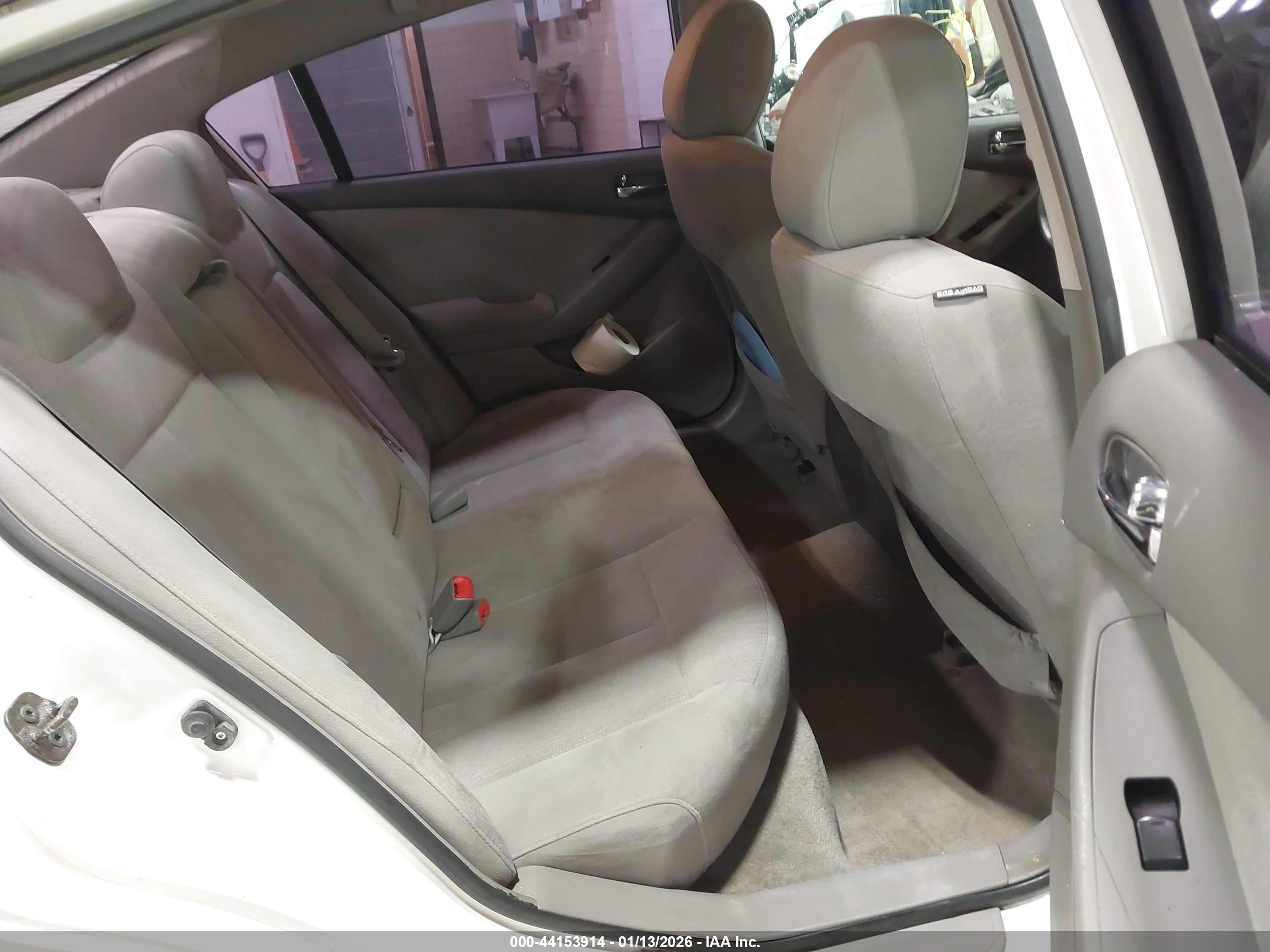 NISSAN ALTIMA image 8