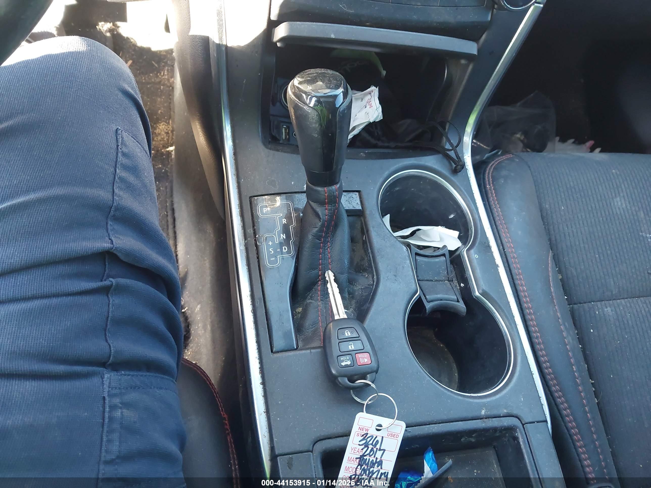 TOYOTA CAMRY image 11
