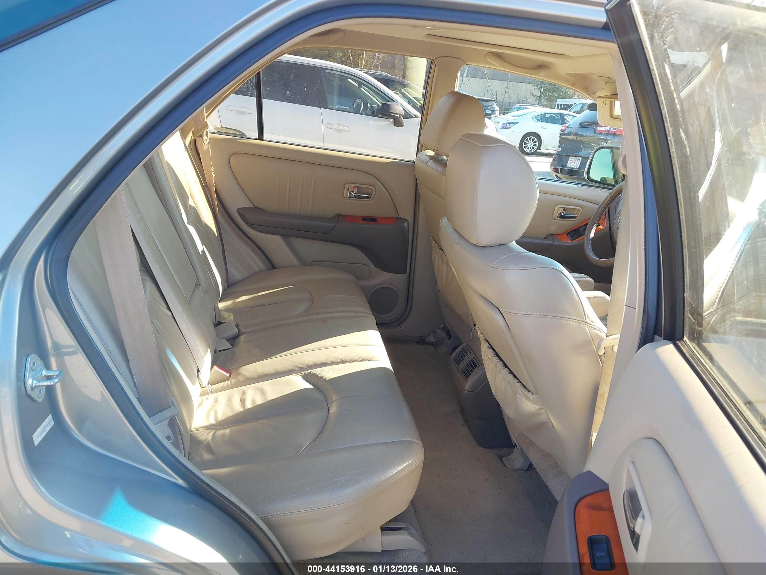 LEXUS RX image 8