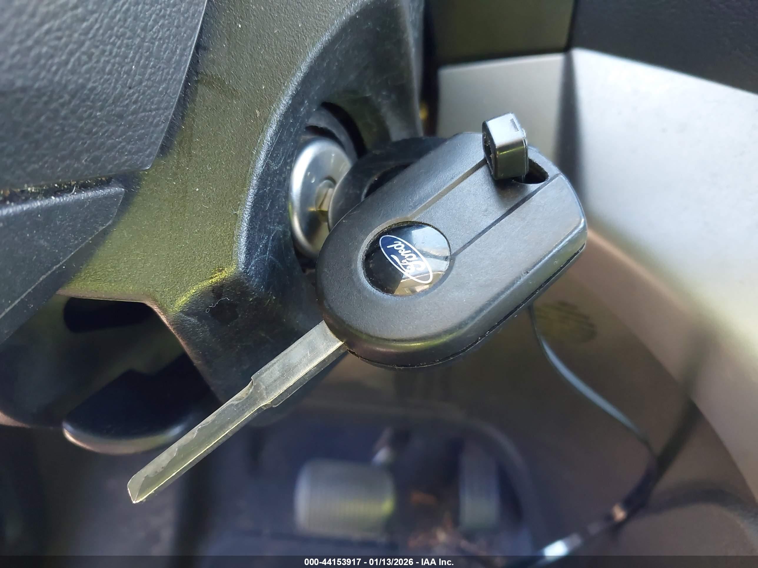FORD C-MAX image 11