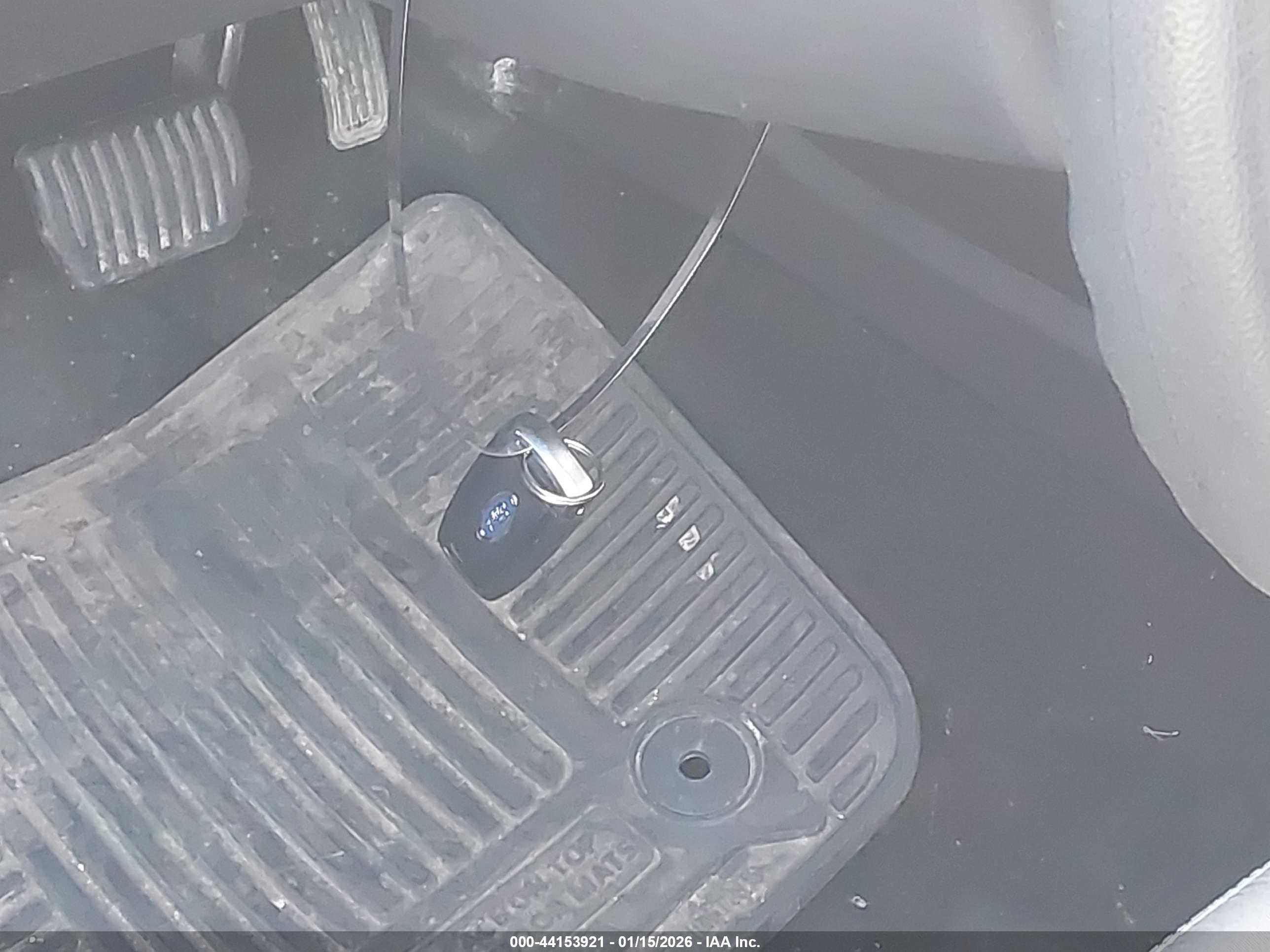 FORD FUSION image 11