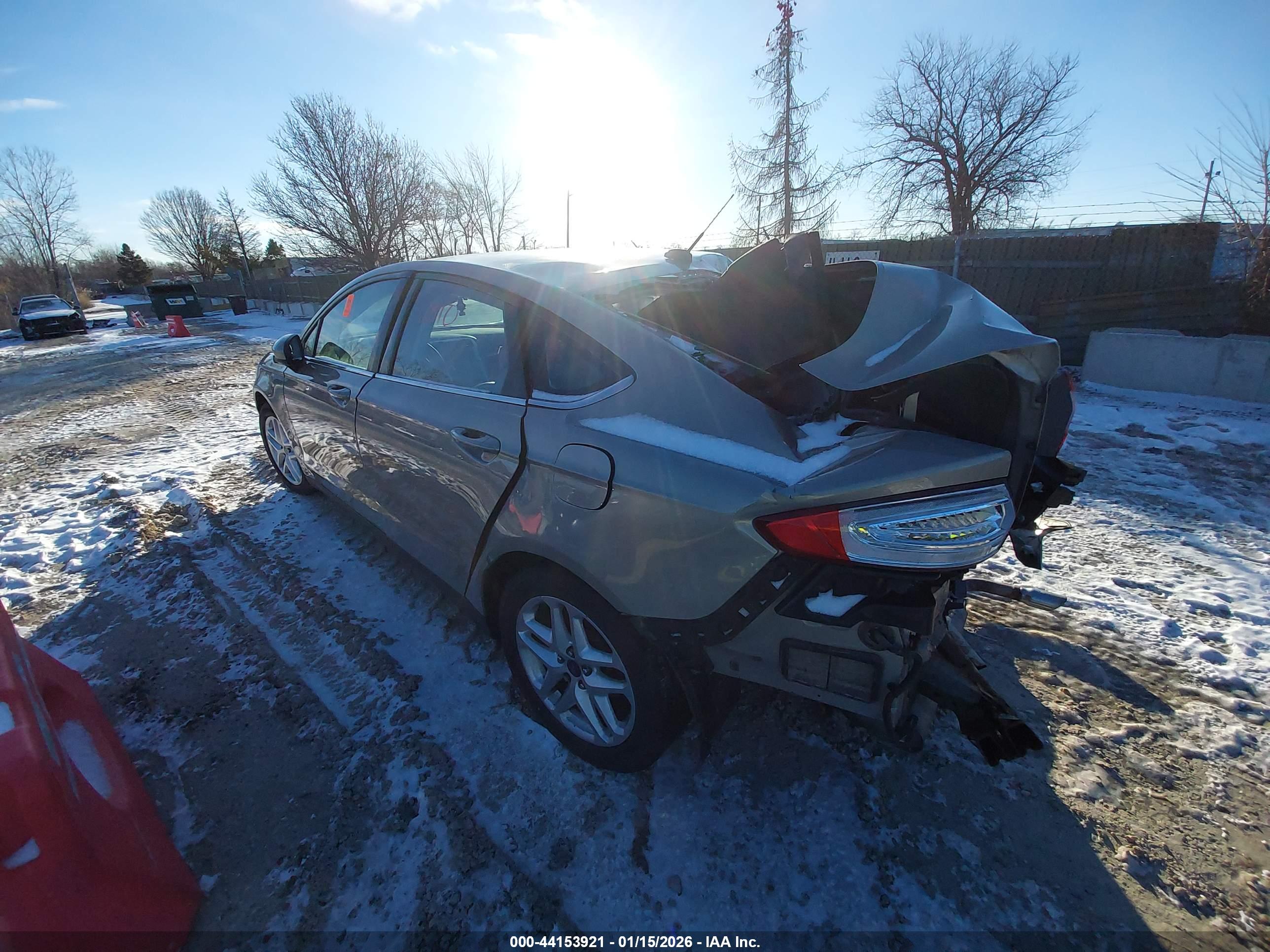FORD FUSION image 3