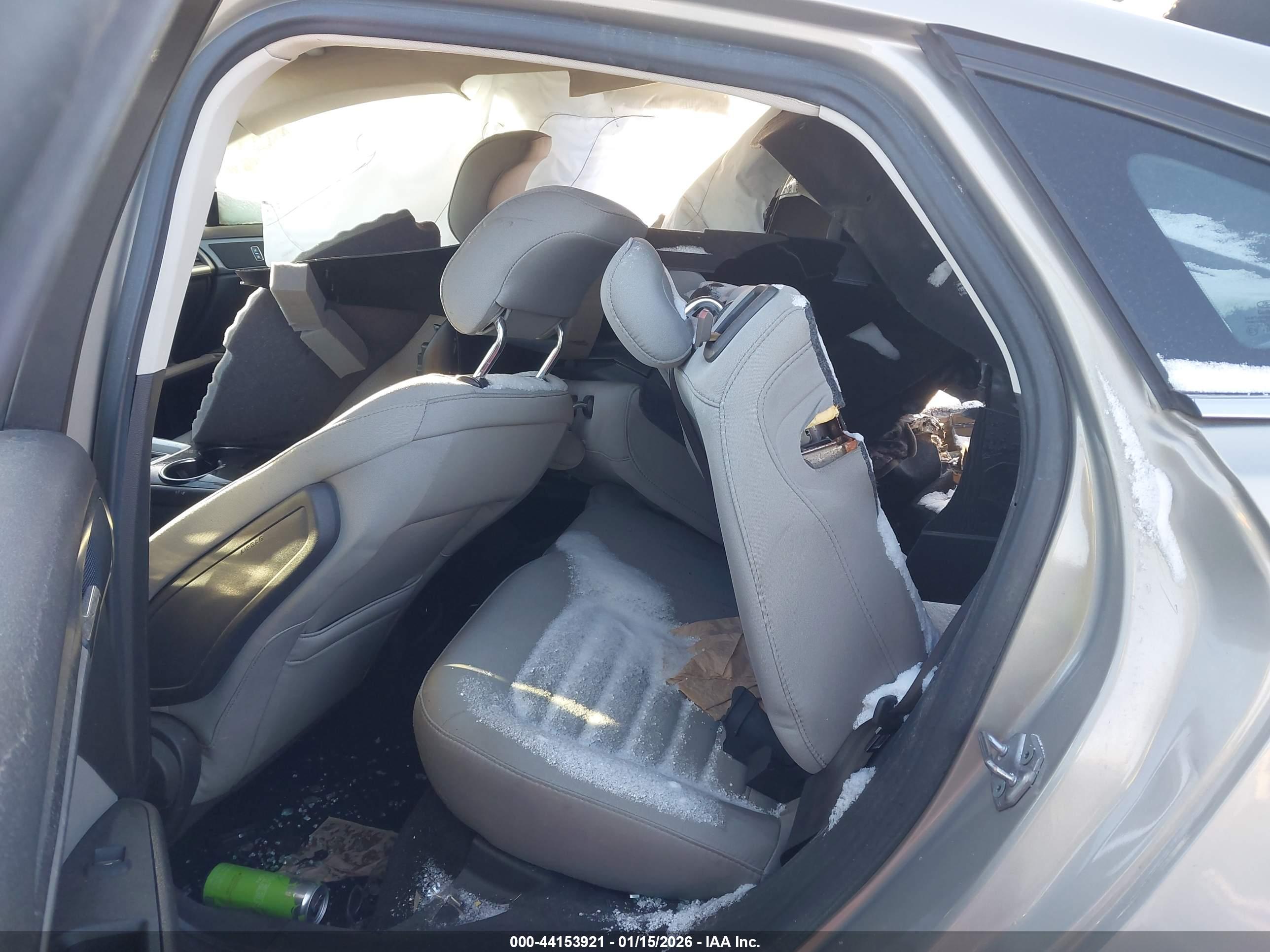 FORD FUSION image 8