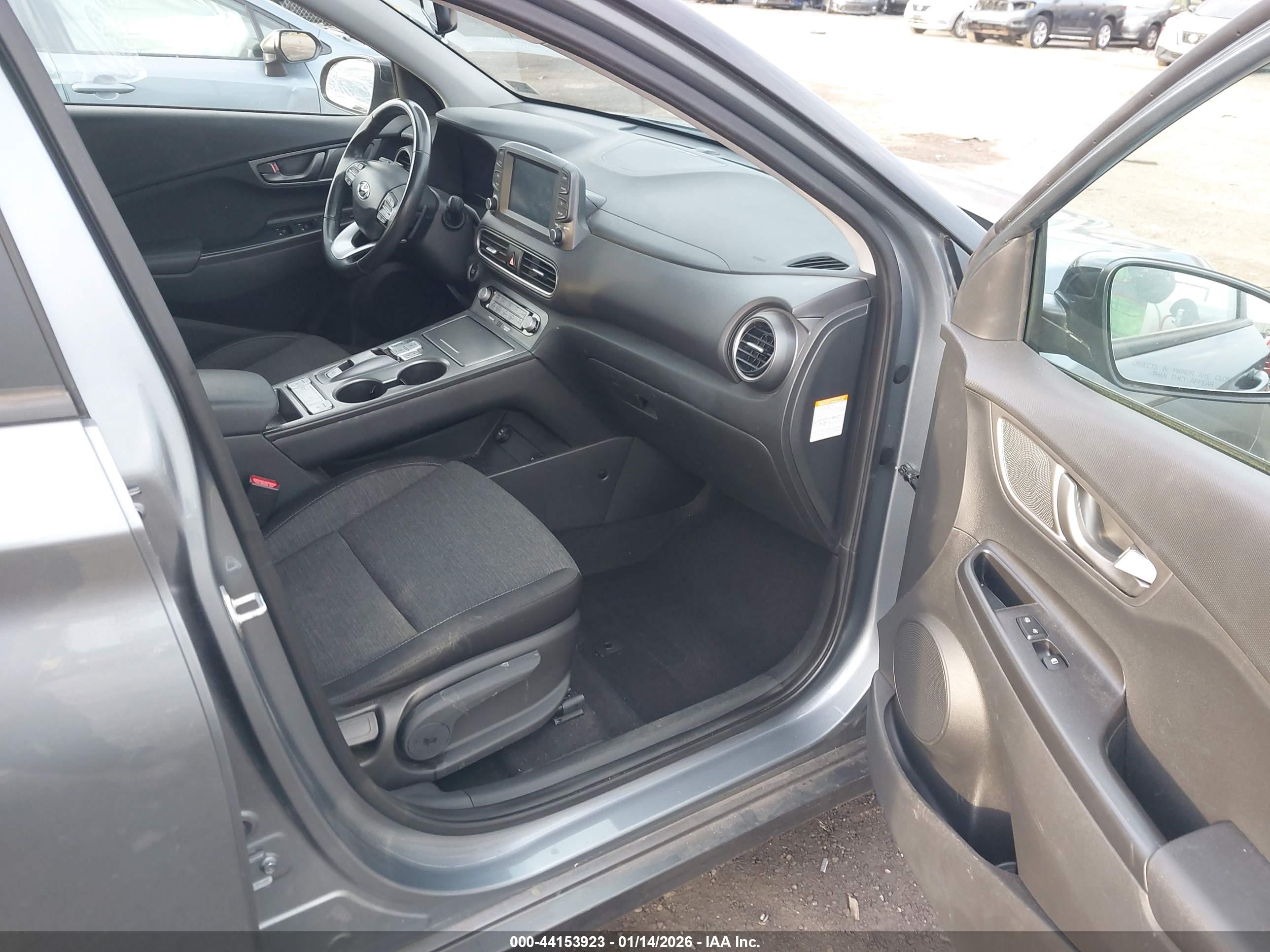 HYUNDAI KONA image 5