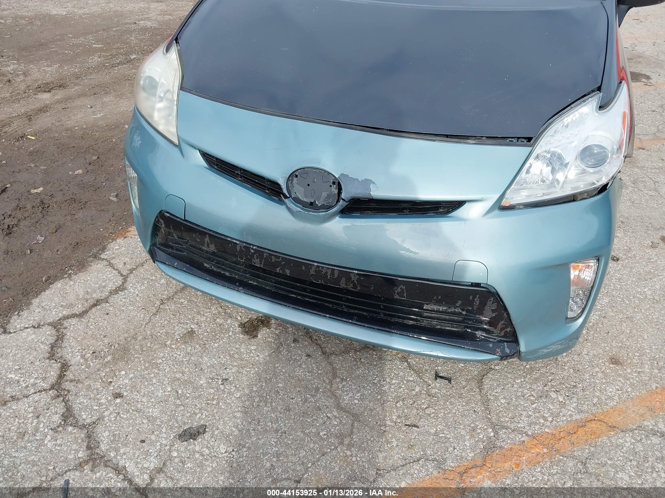TOYOTA PRIUS image 6