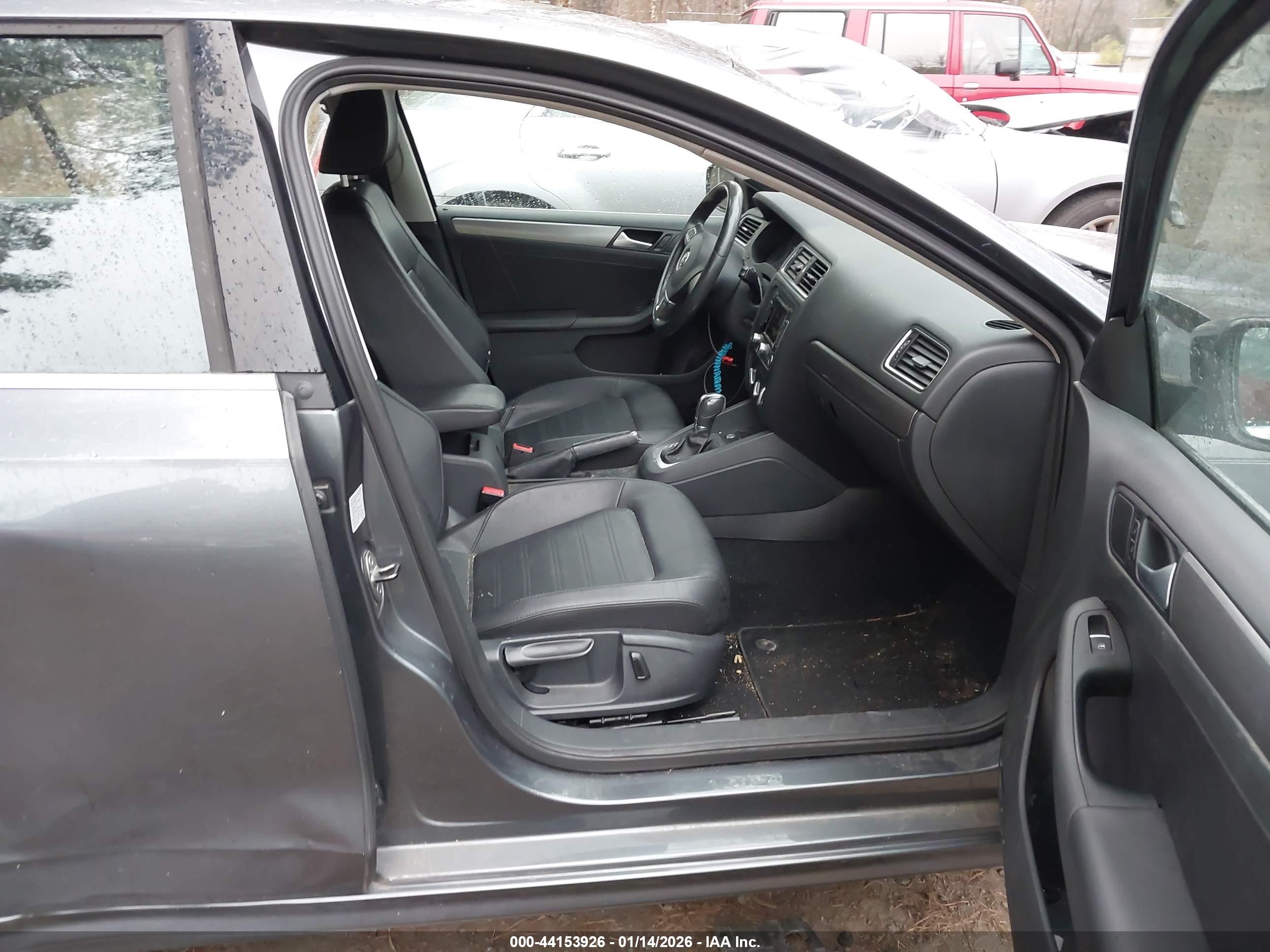 VOLKSWAGEN JETTA image 5