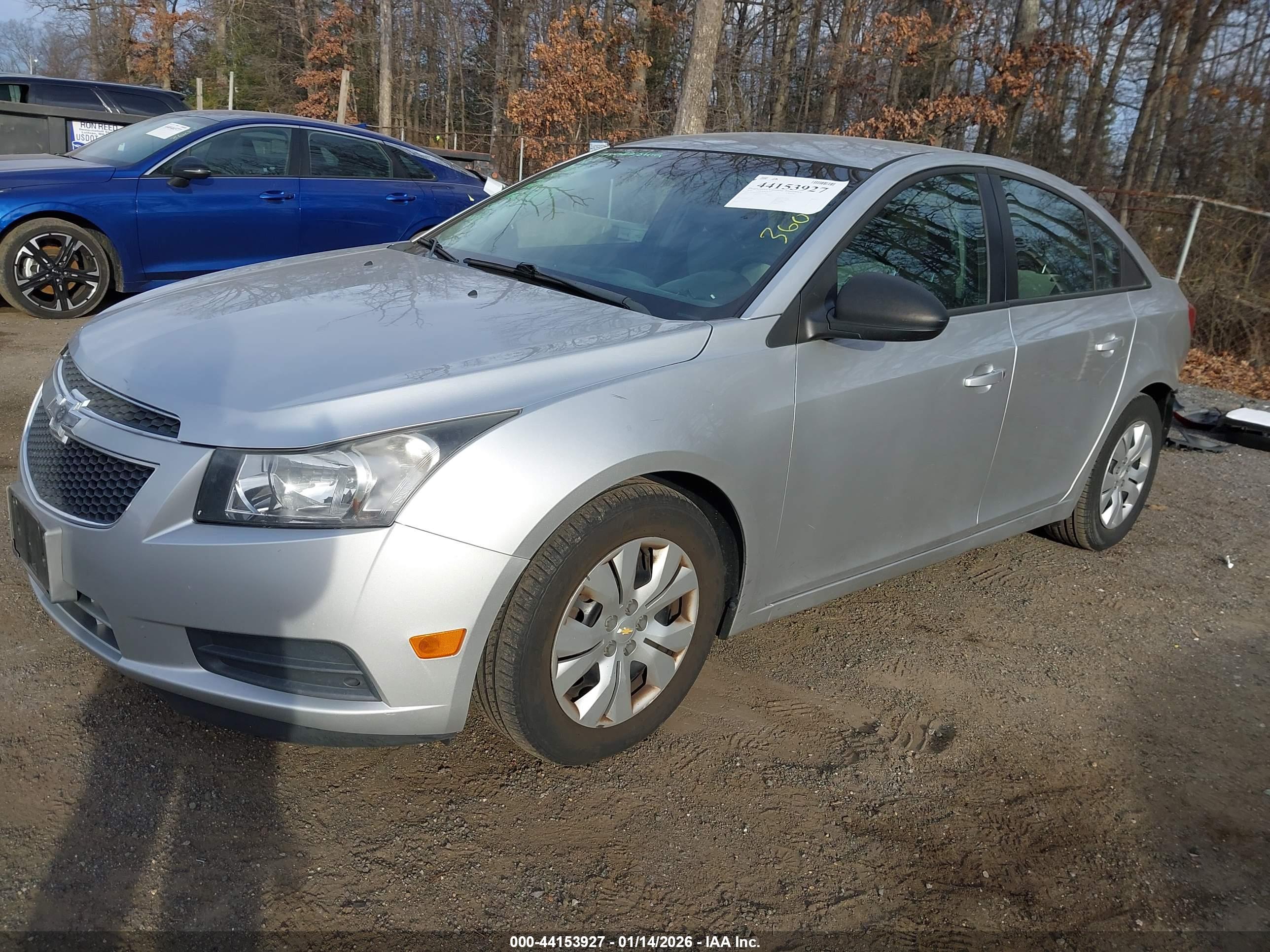 CHEVROLET CRUZE image 2
