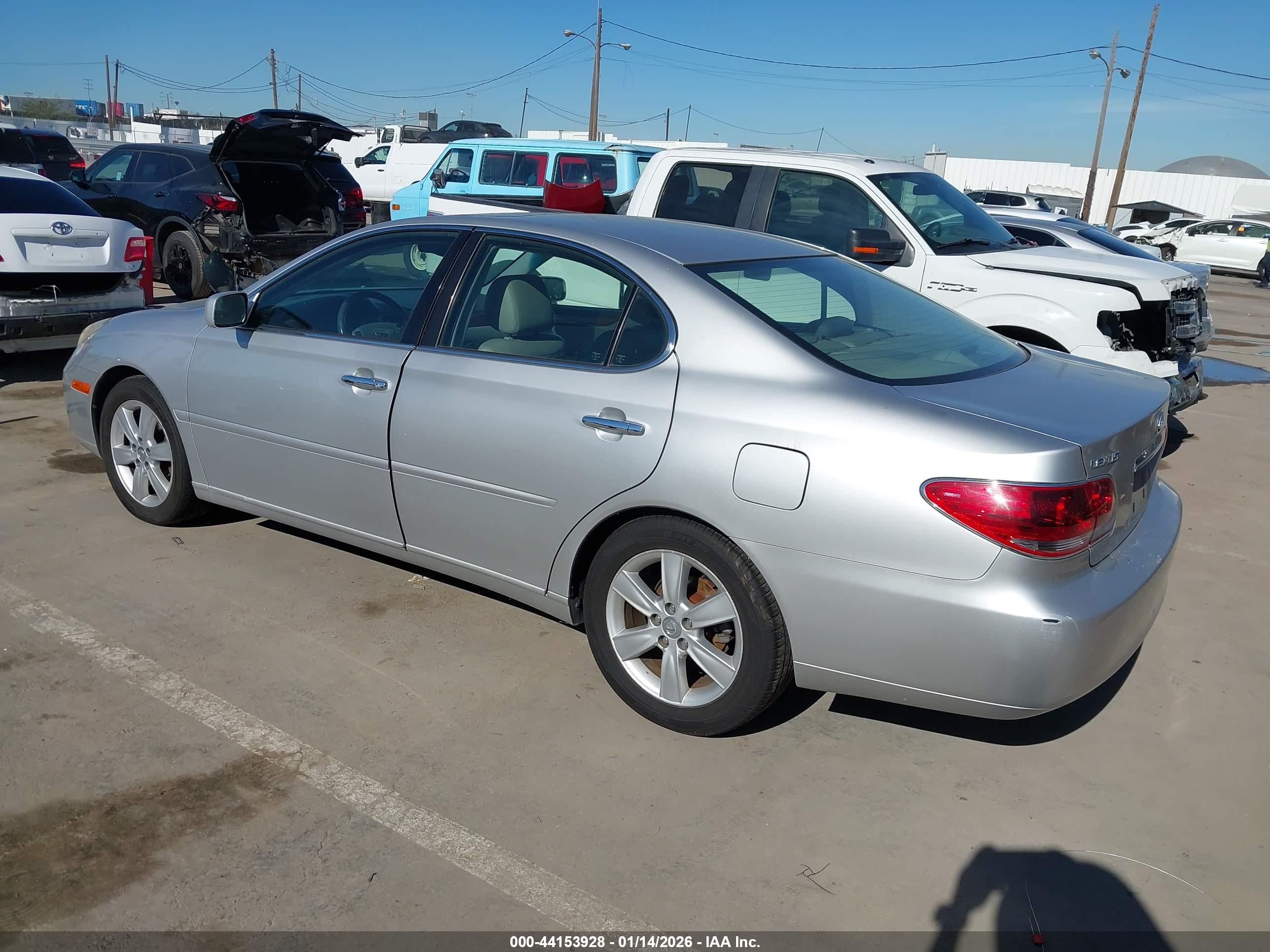 LEXUS ES image 3