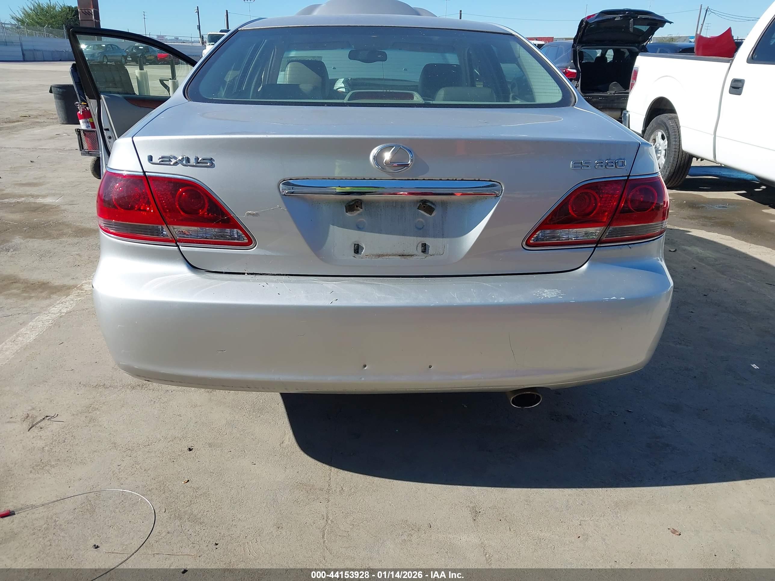 LEXUS ES image 6