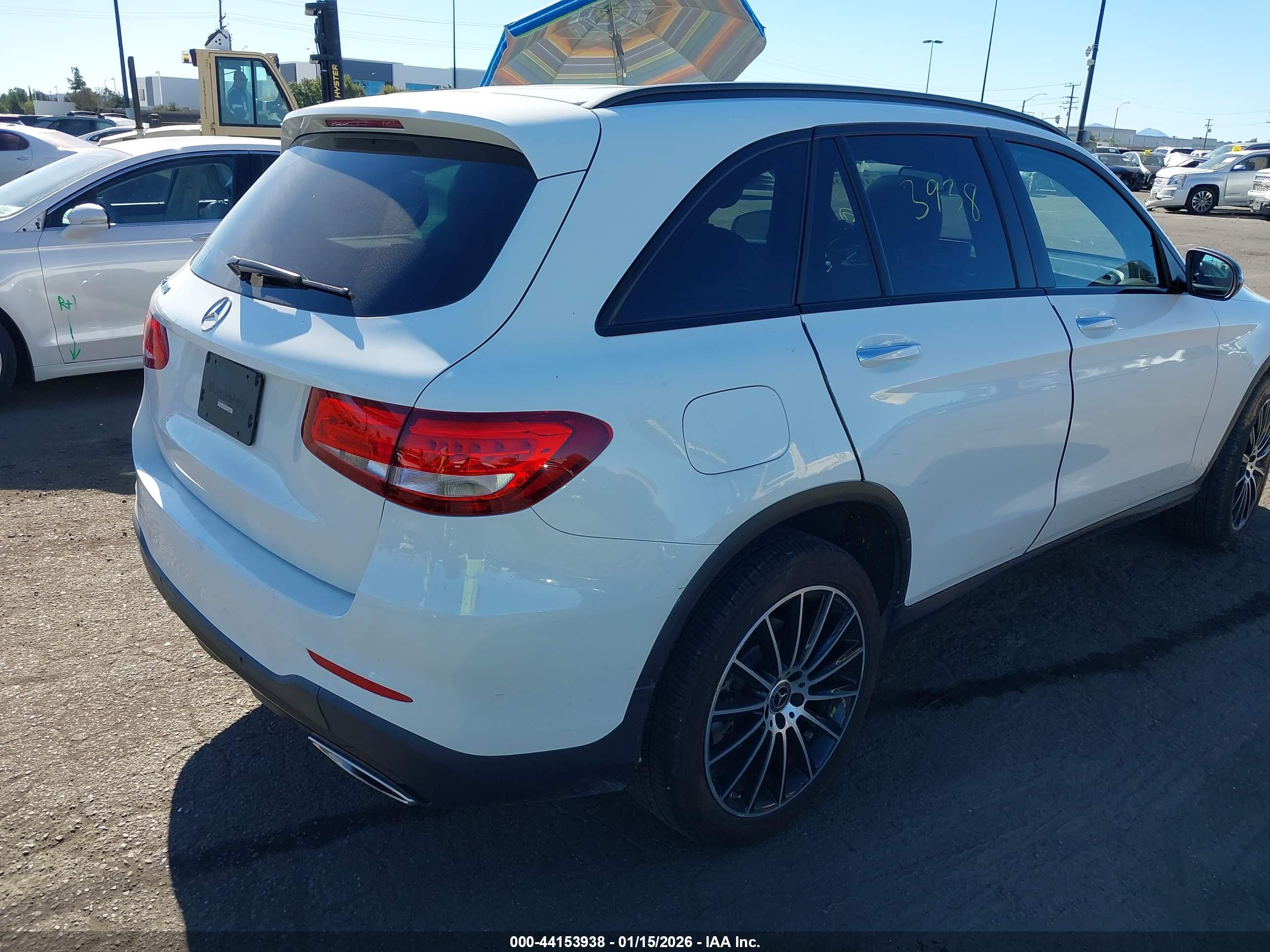 MERCEDES-BENZ GLC image 4