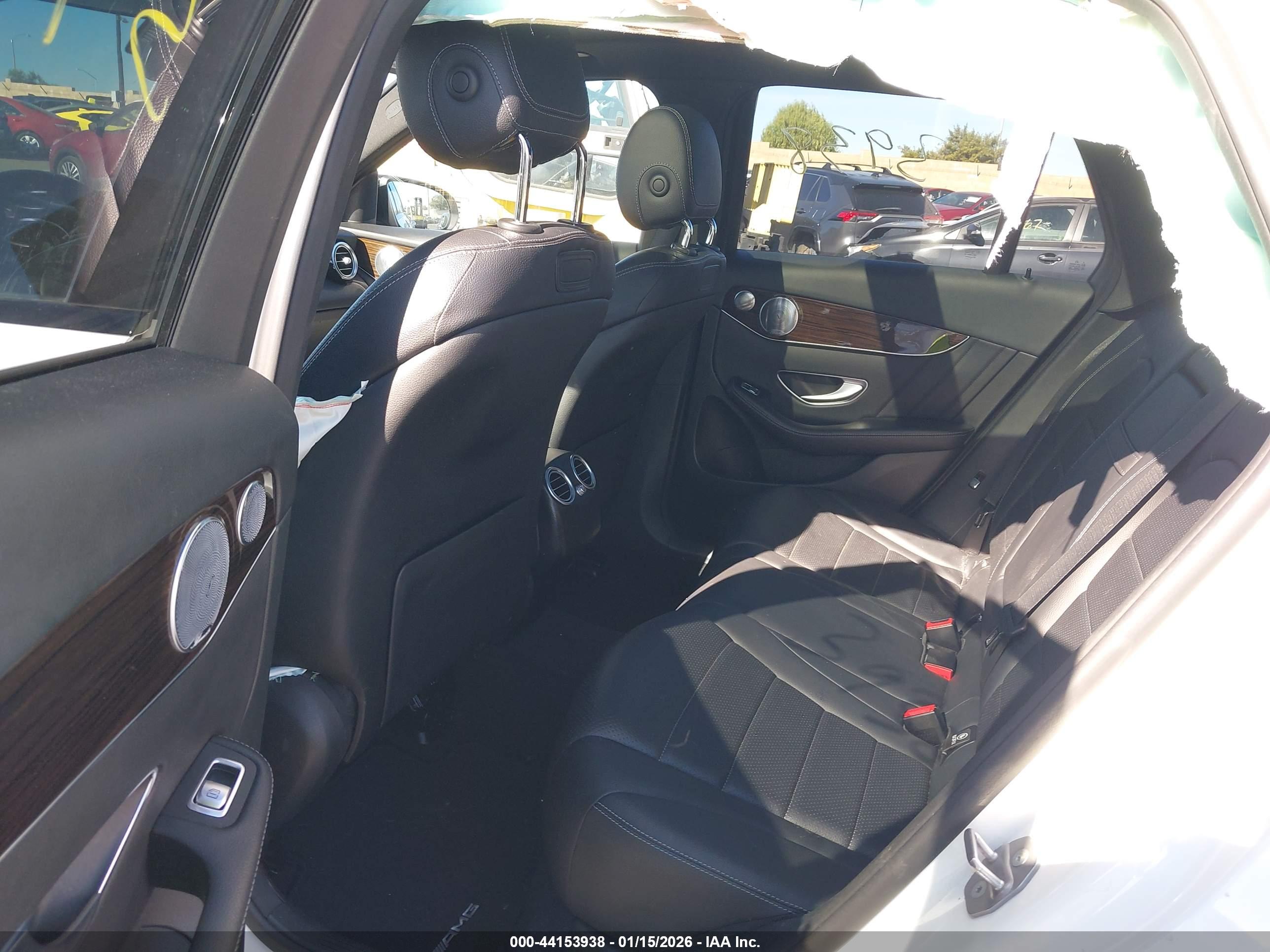 MERCEDES-BENZ GLC image 8