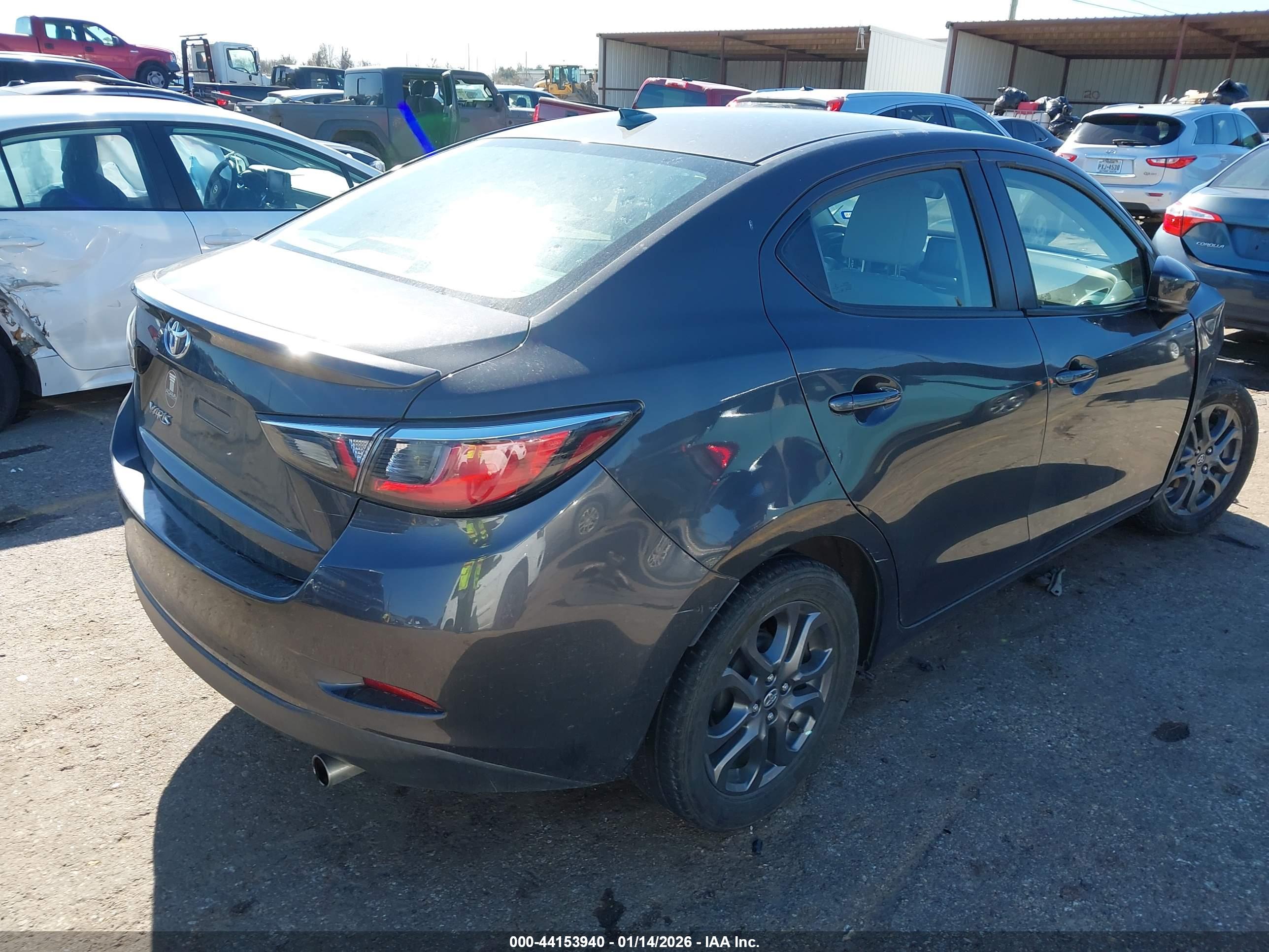 TOYOTA YARIS image 4