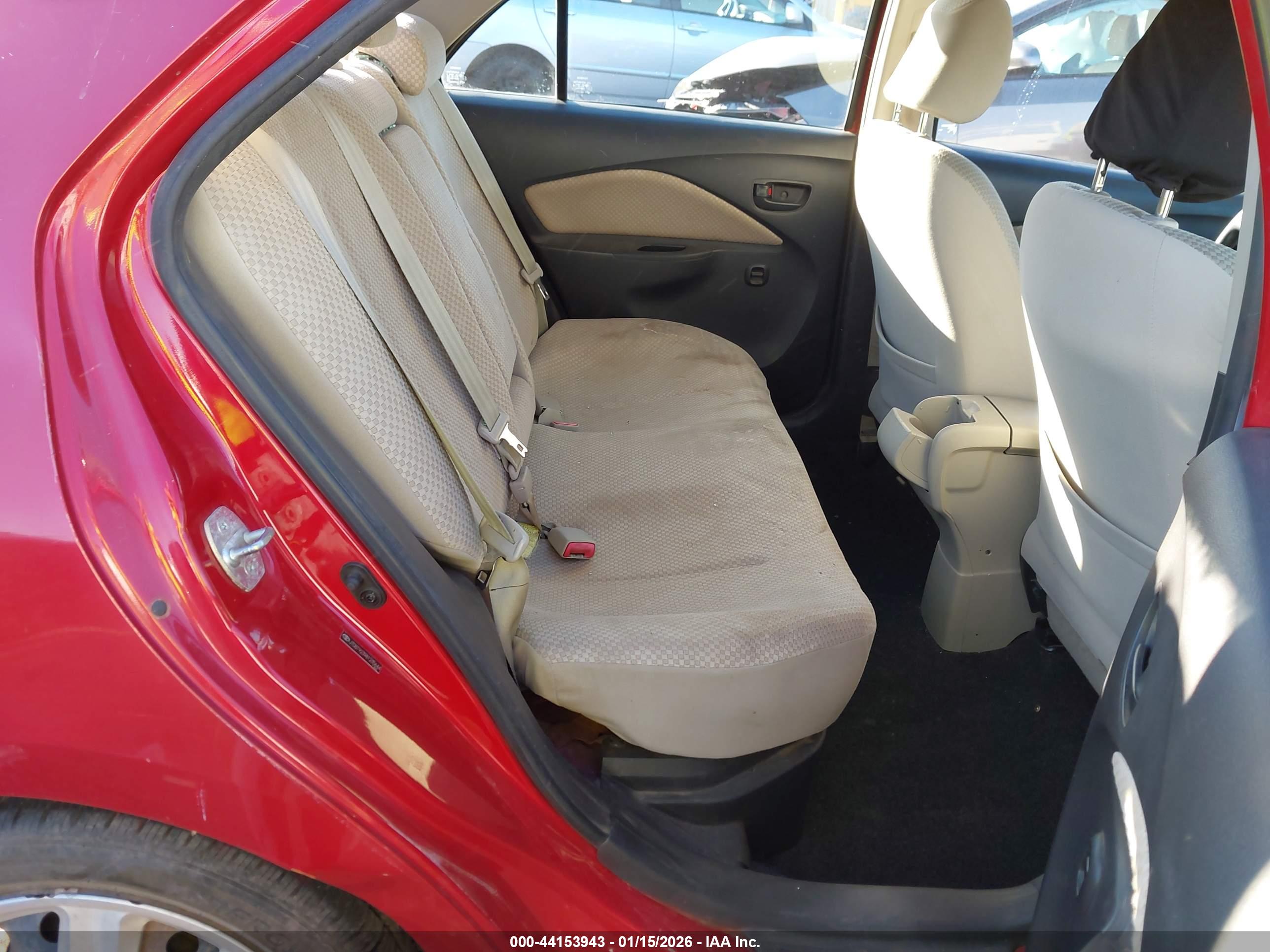 TOYOTA YARIS image 8