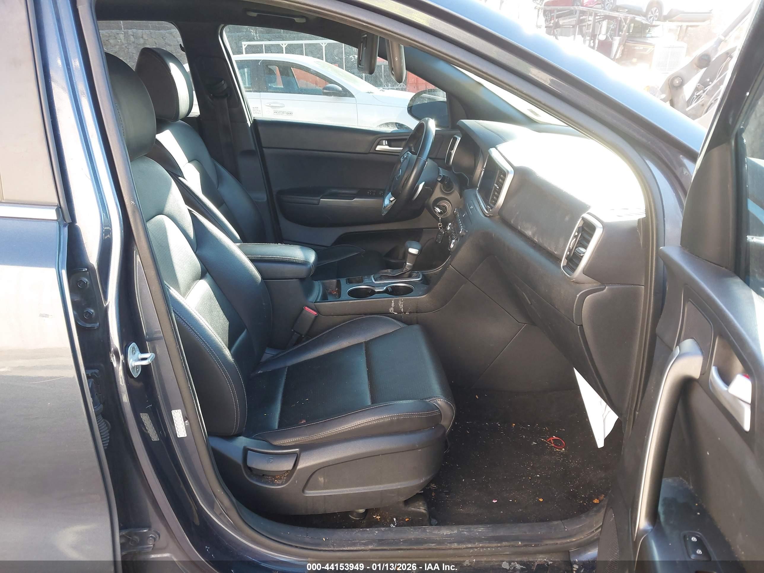 KIA SPORTAGE image 5