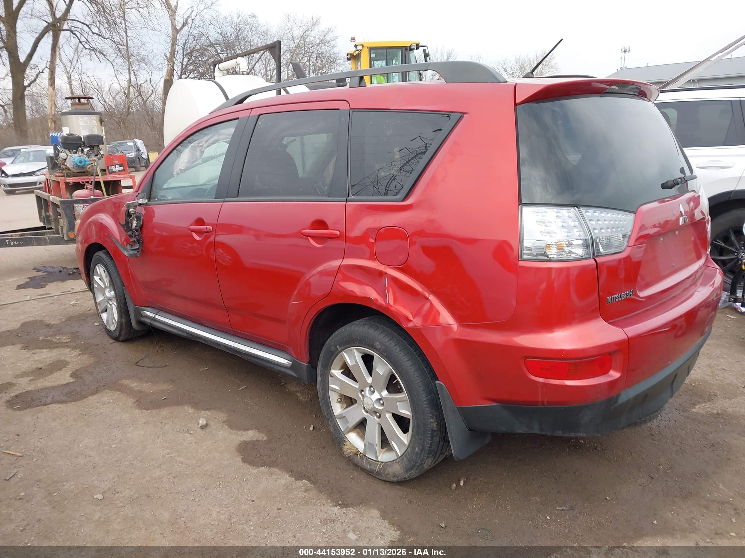 MITSUBISHI OUTLANDER image 3