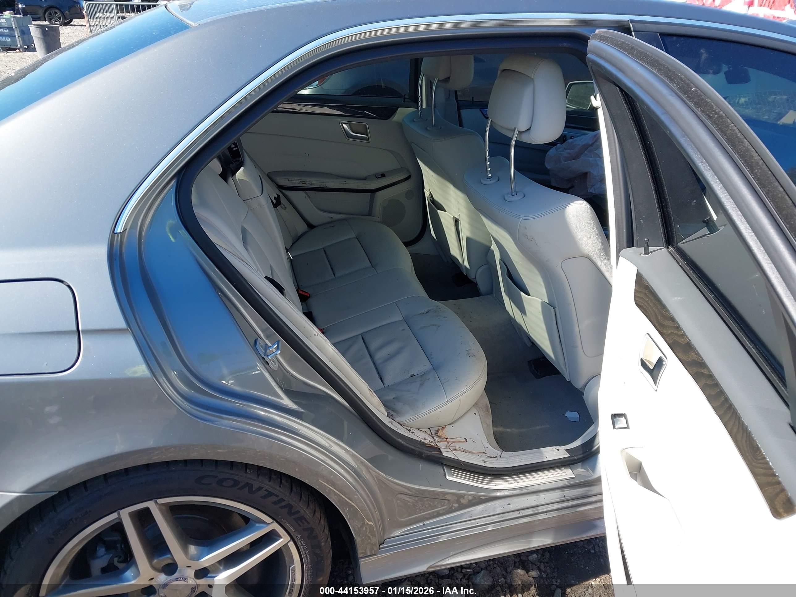 MERCEDES-BENZ E image 8