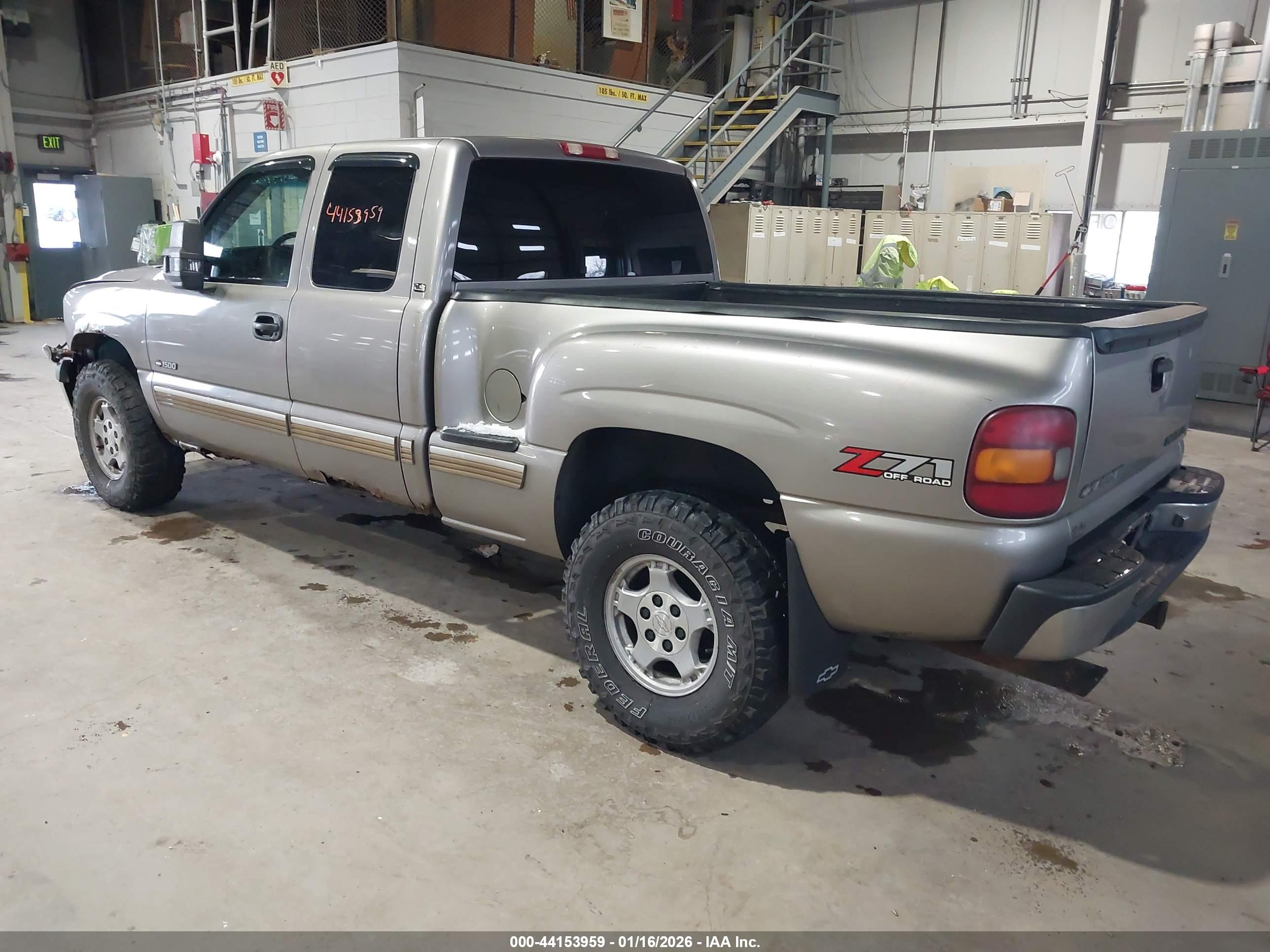 CHEVROLET SILVERADO image 3