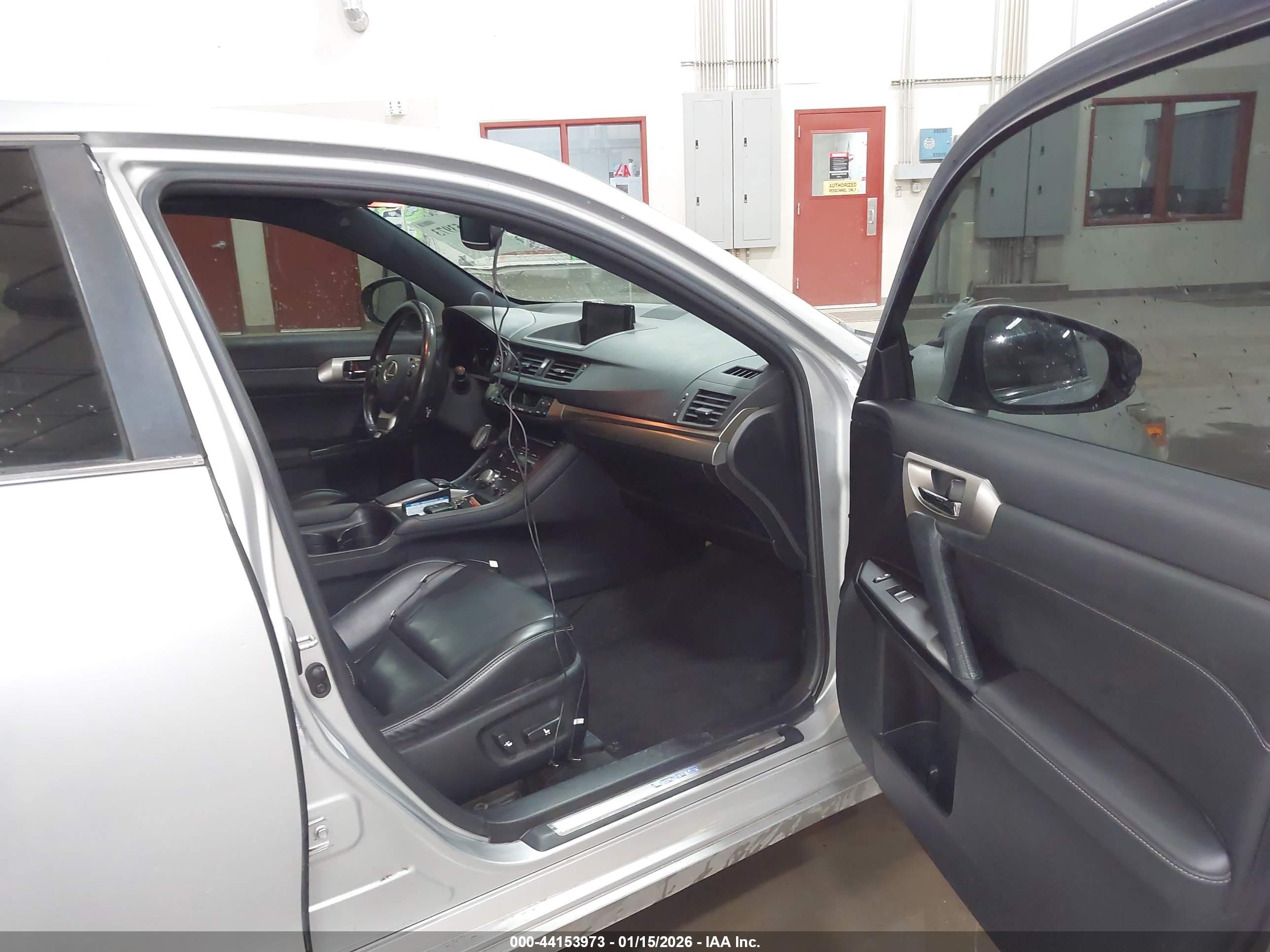 LEXUS CT image 5