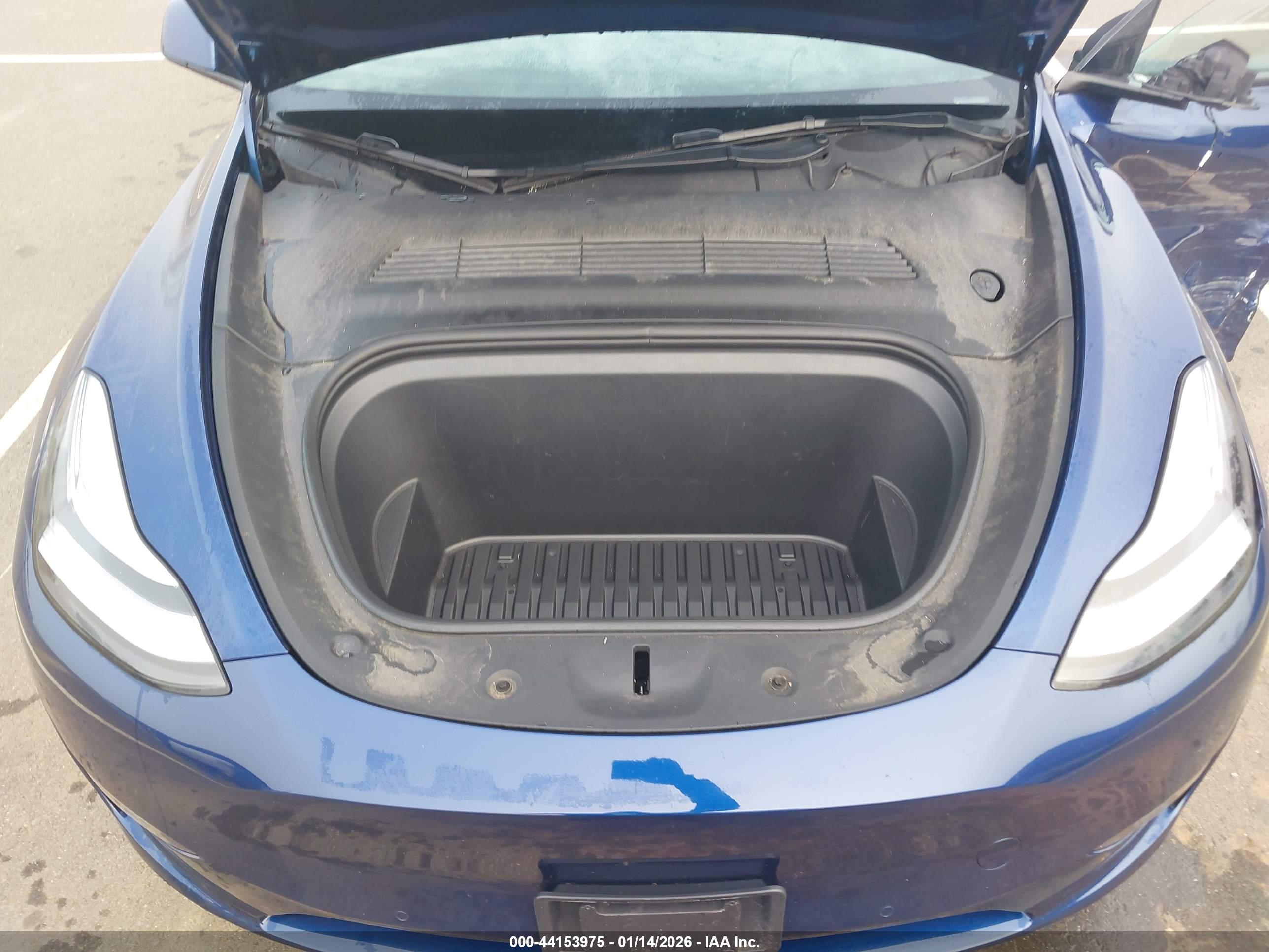 TESLA MODEL image 10