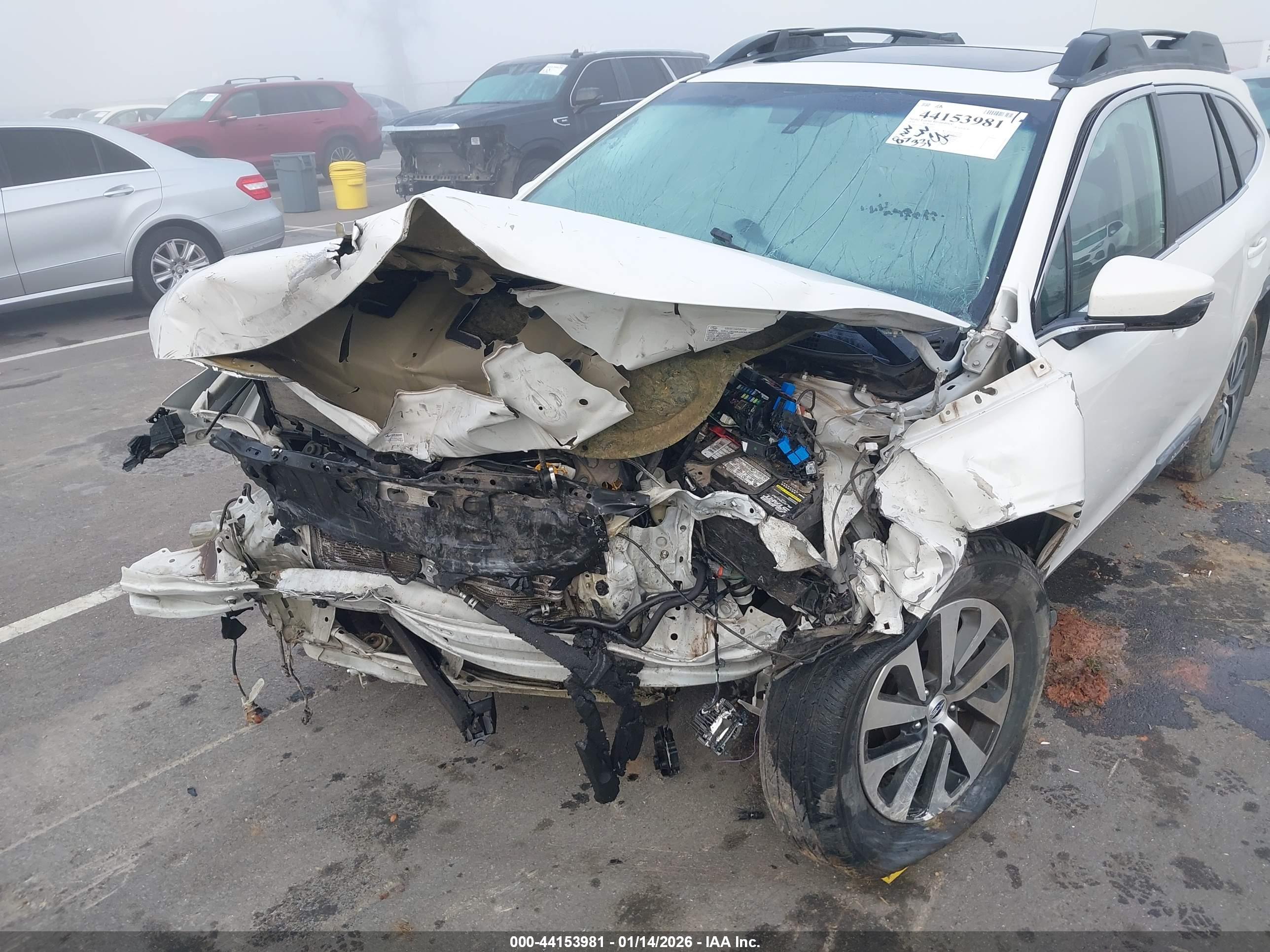 SUBARU OUTBACK image 6