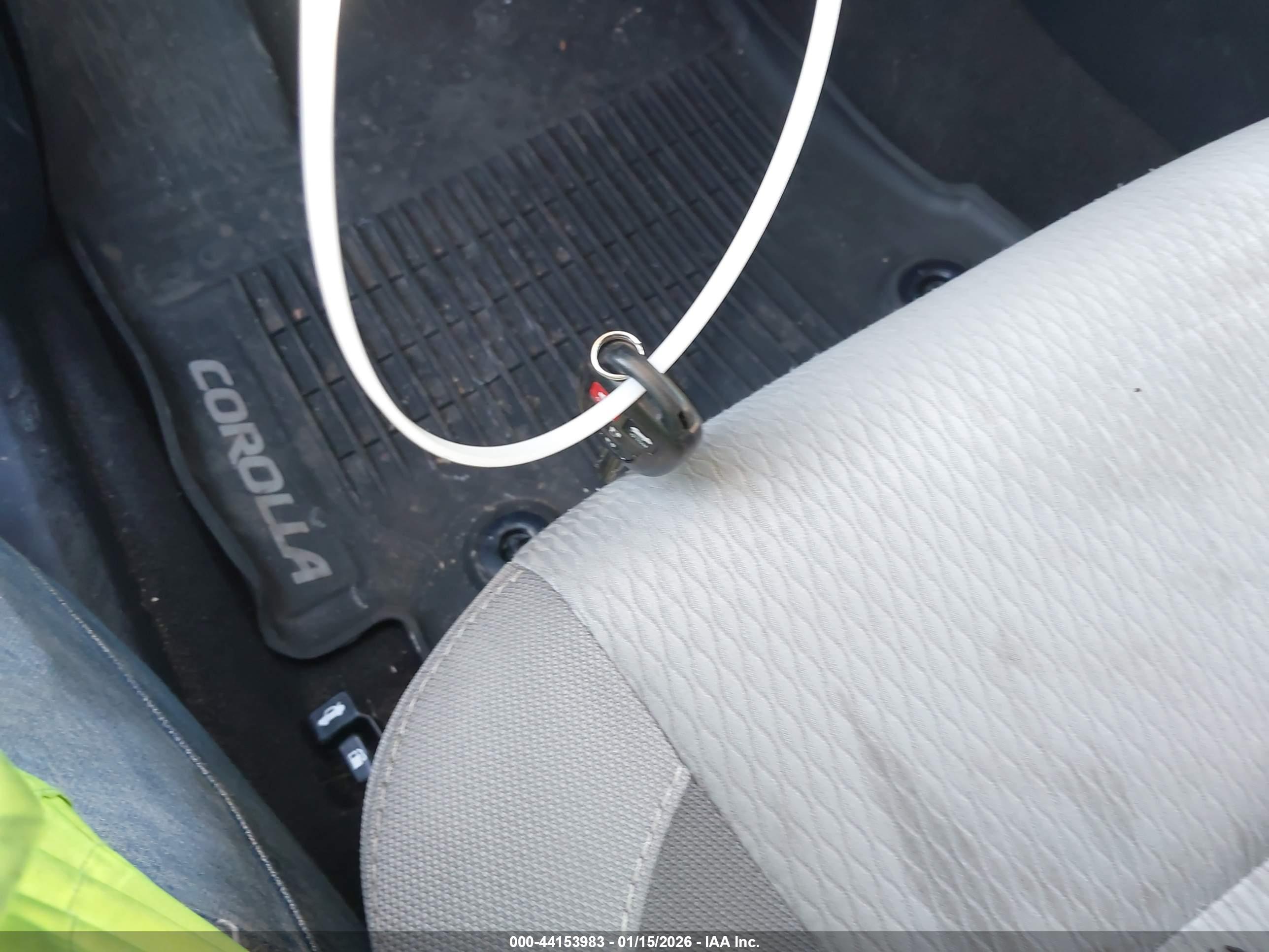 TOYOTA COROLLA image 11