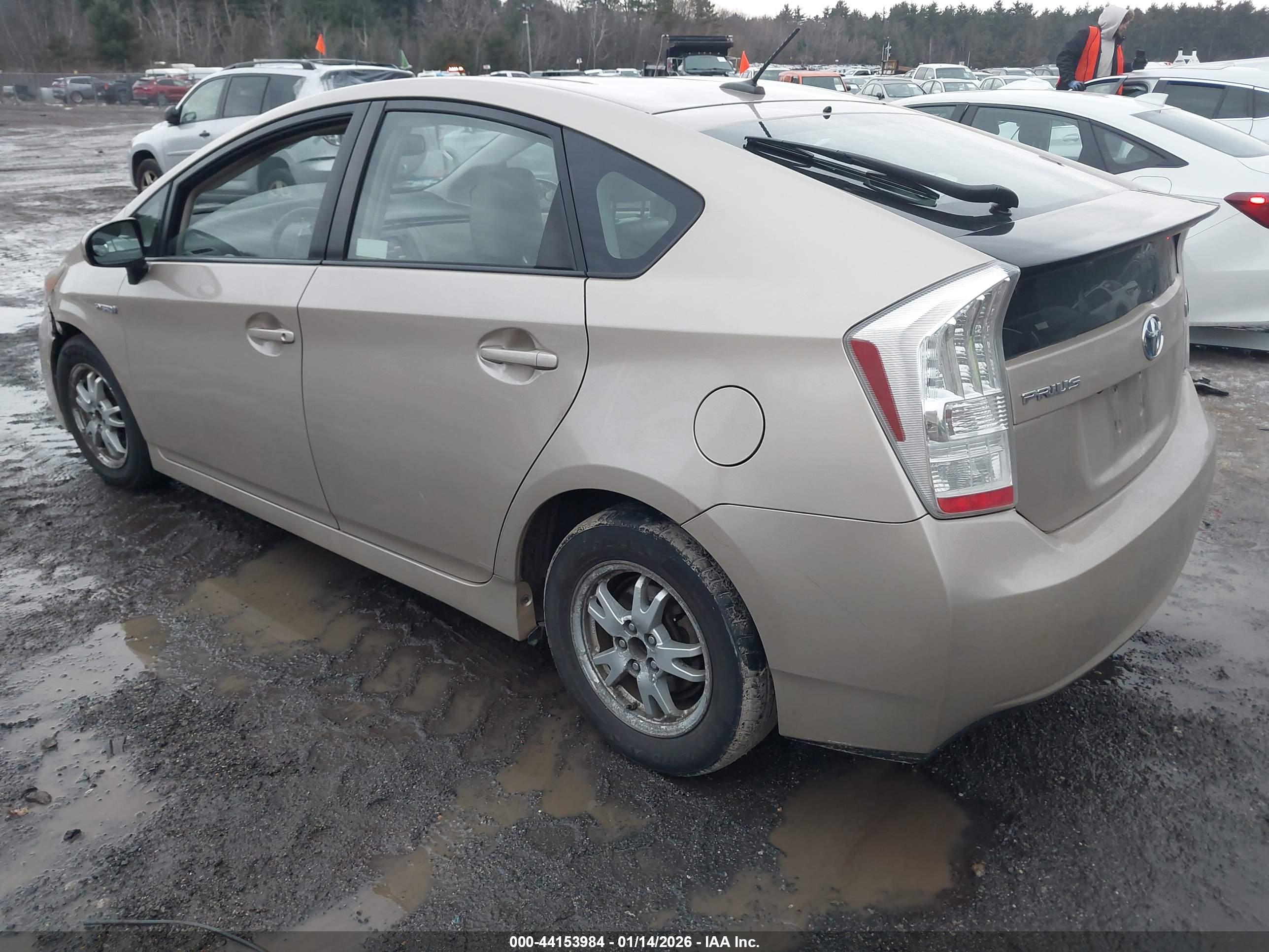 TOYOTA PRIUS image 3