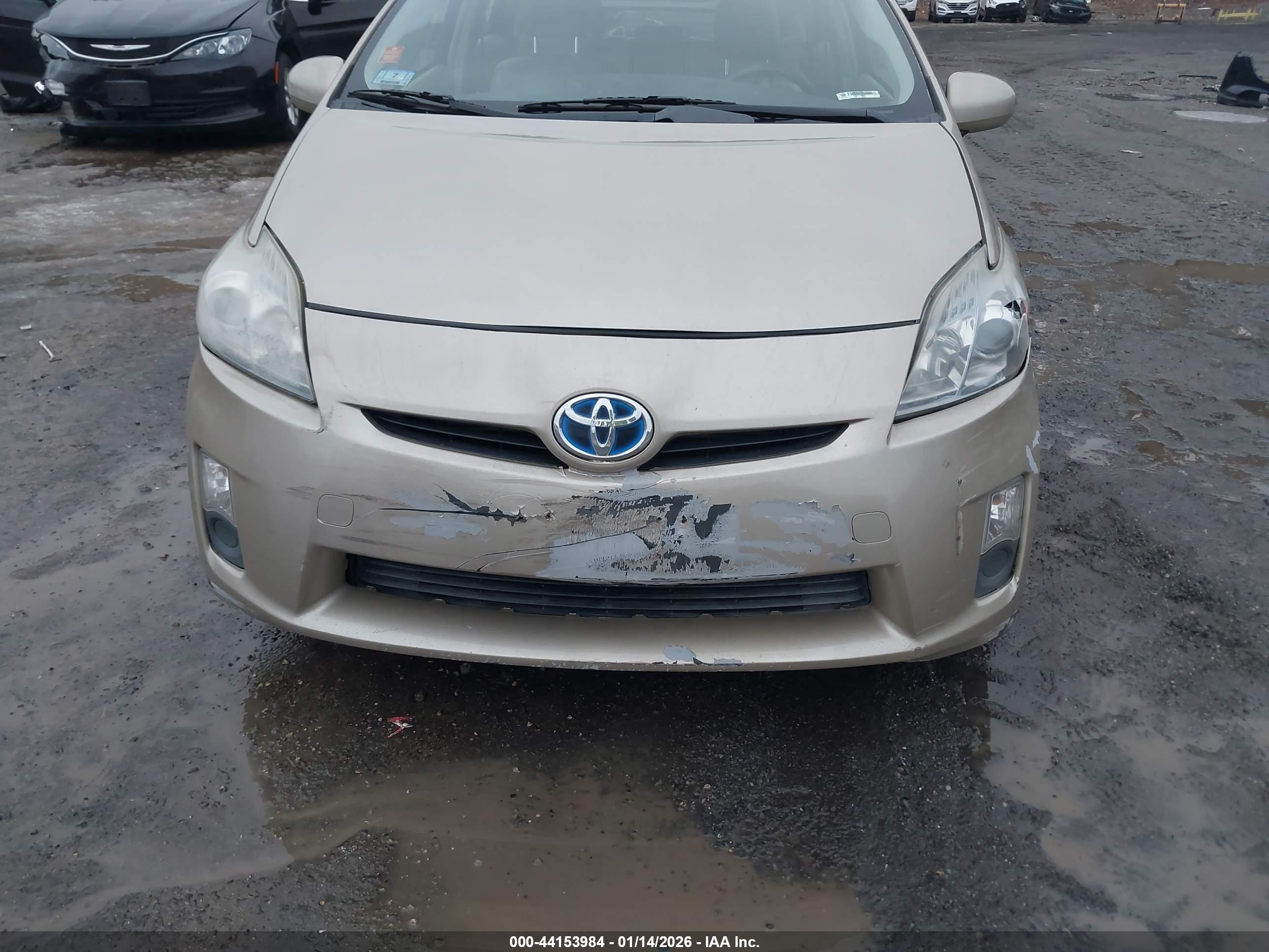 TOYOTA PRIUS image 6