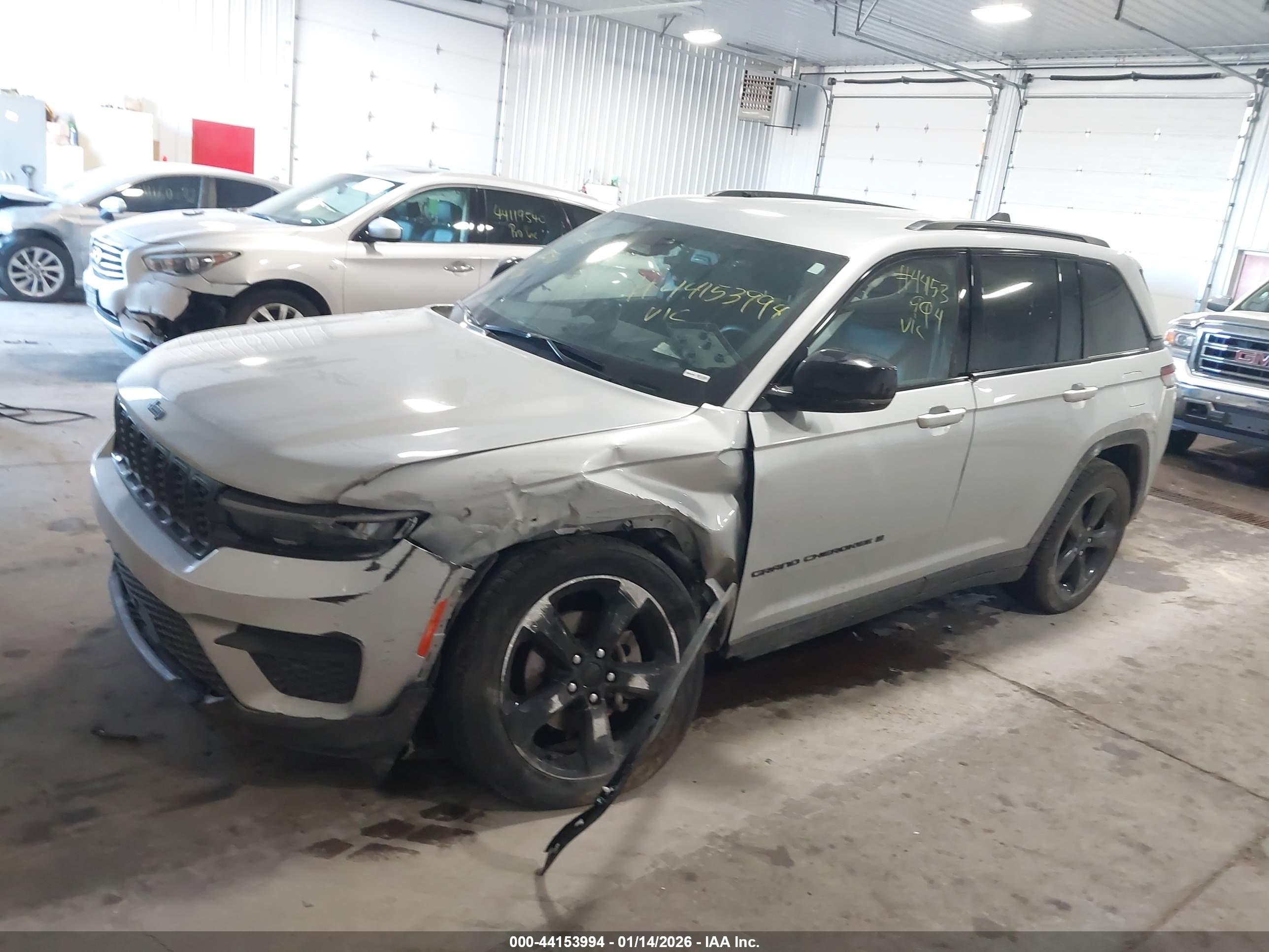 JEEP GRAND image 2