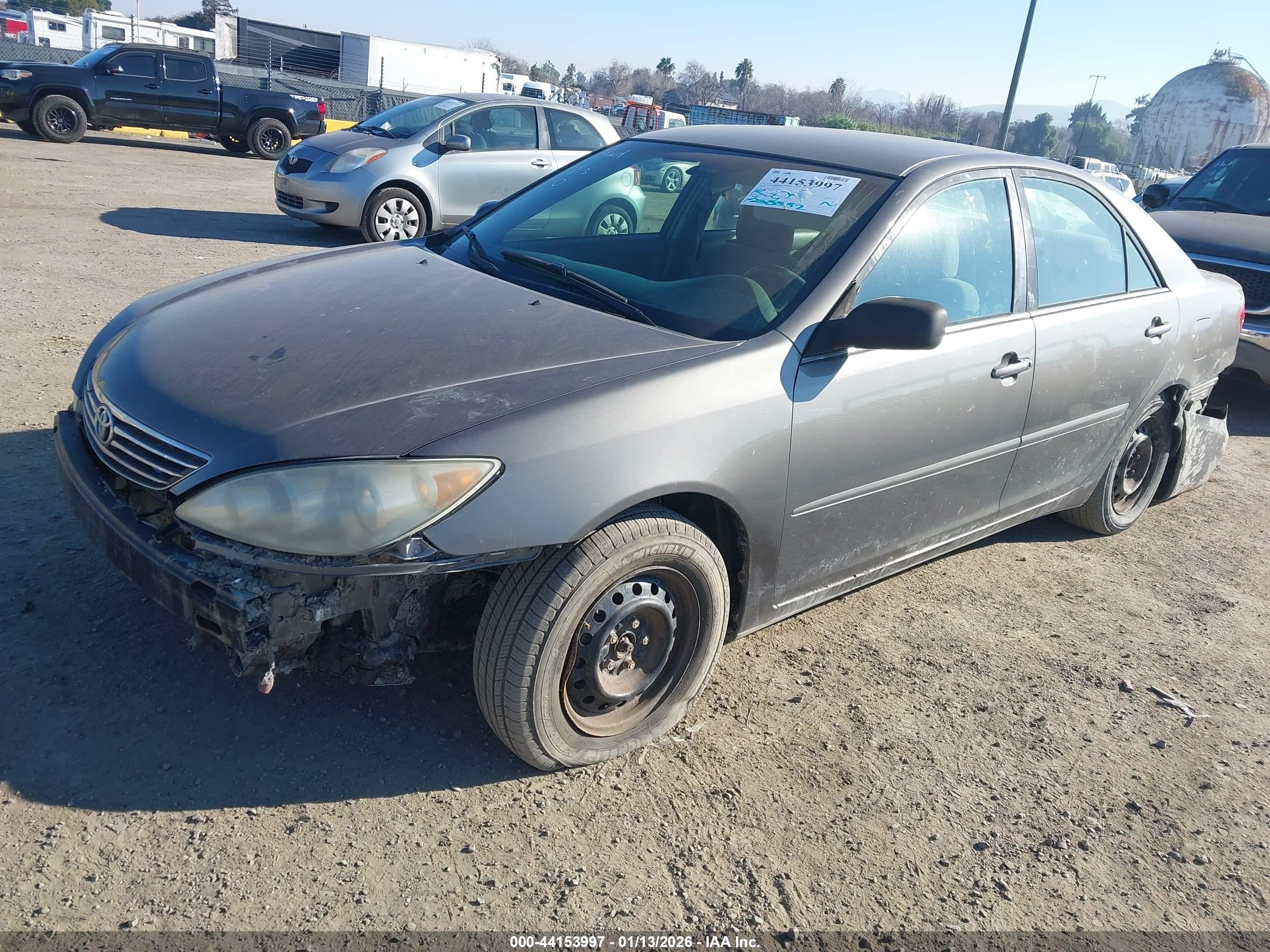 TOYOTA CAMRY image 2