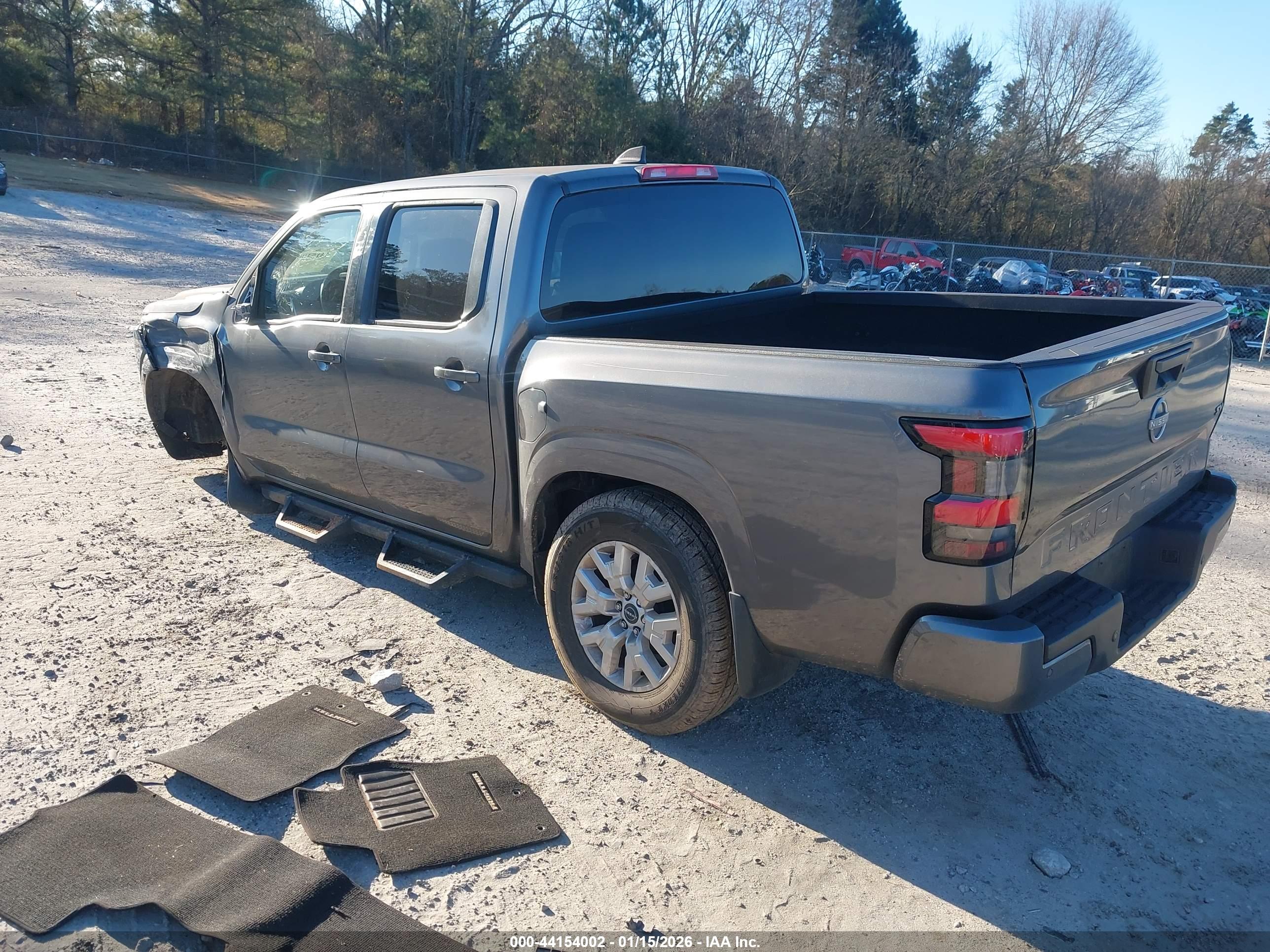 NISSAN FRONTIER image 3