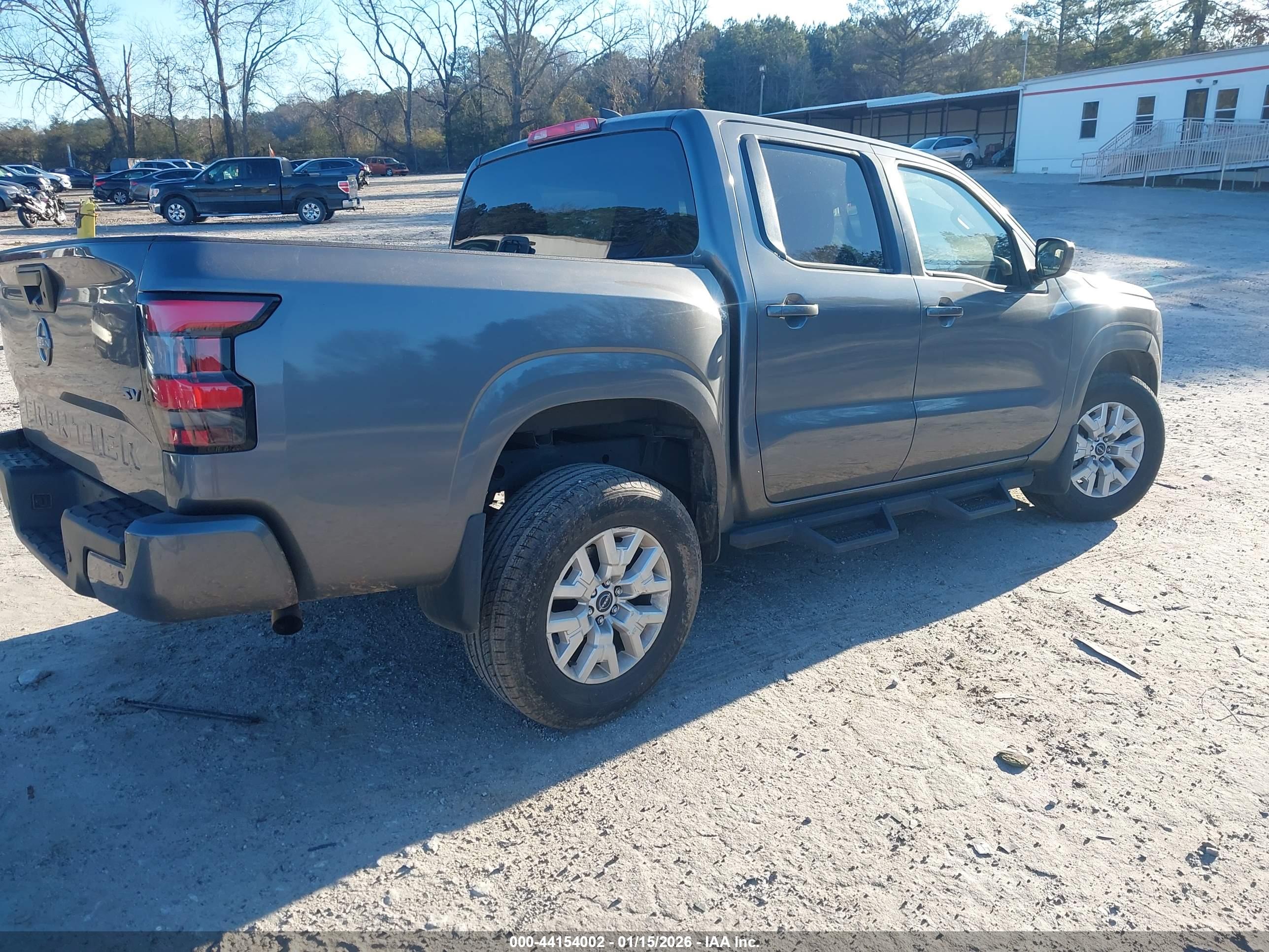 NISSAN FRONTIER image 4