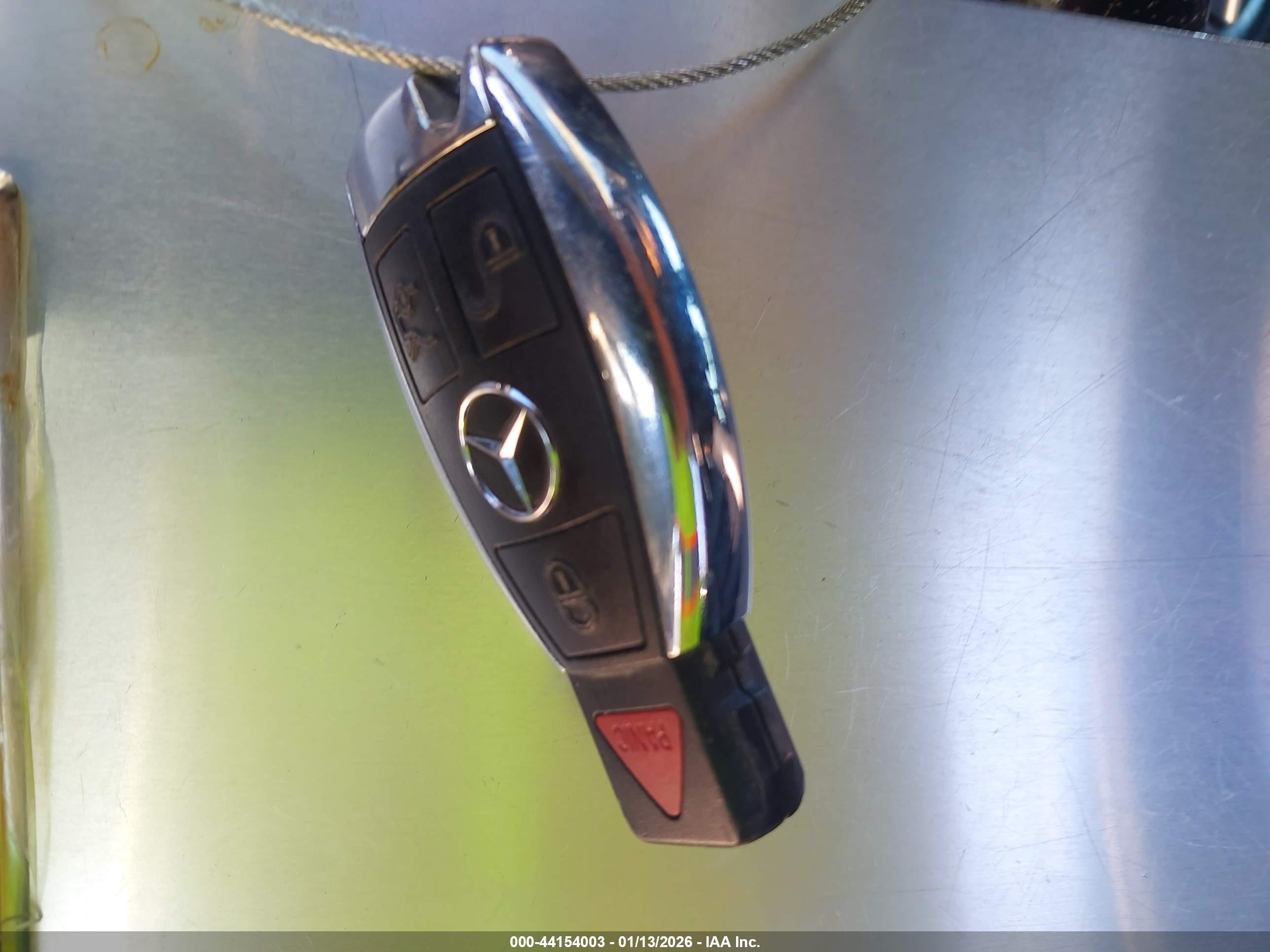 MERCEDES-BENZ E image 11