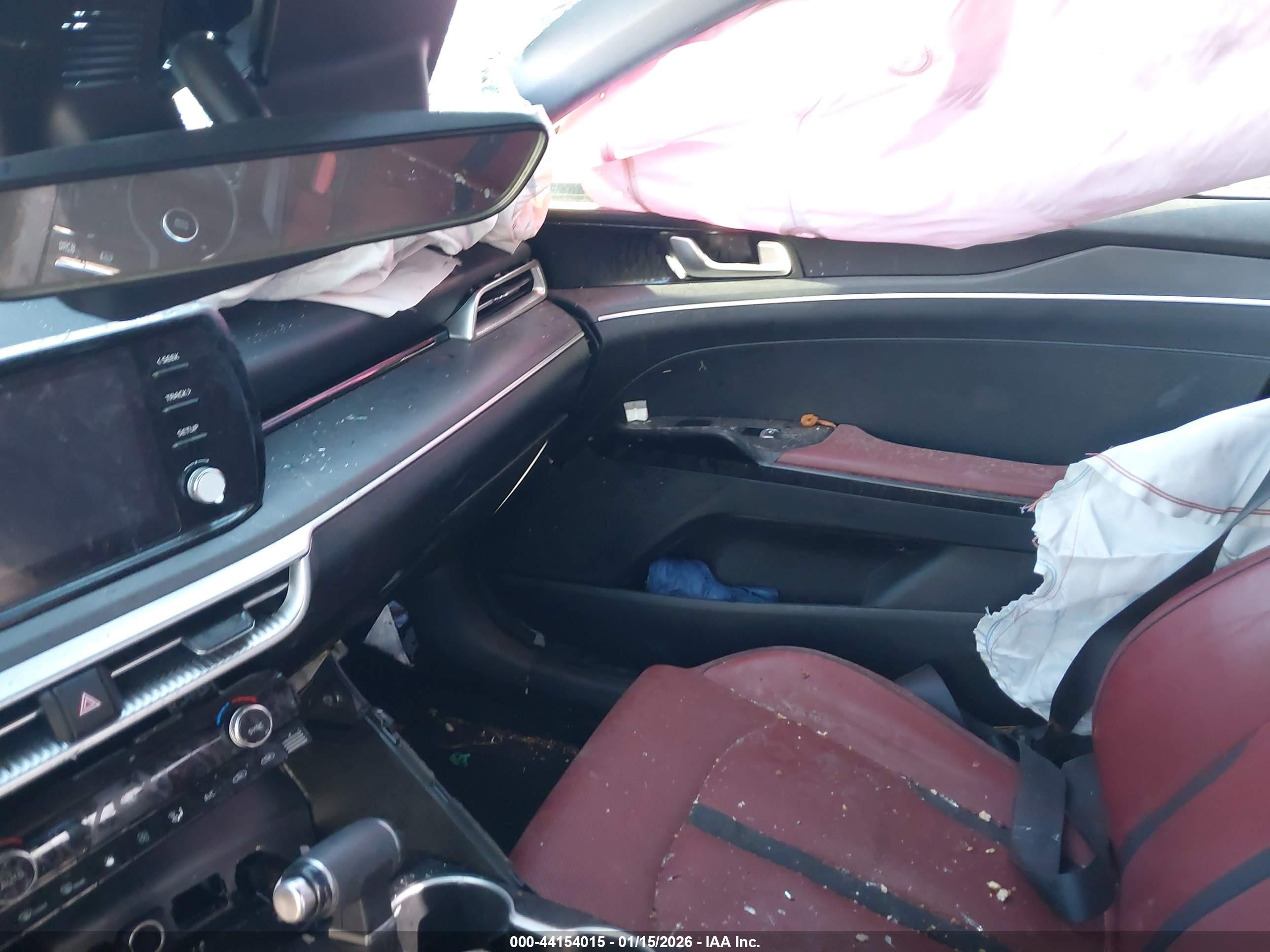 KIA K5 image 5