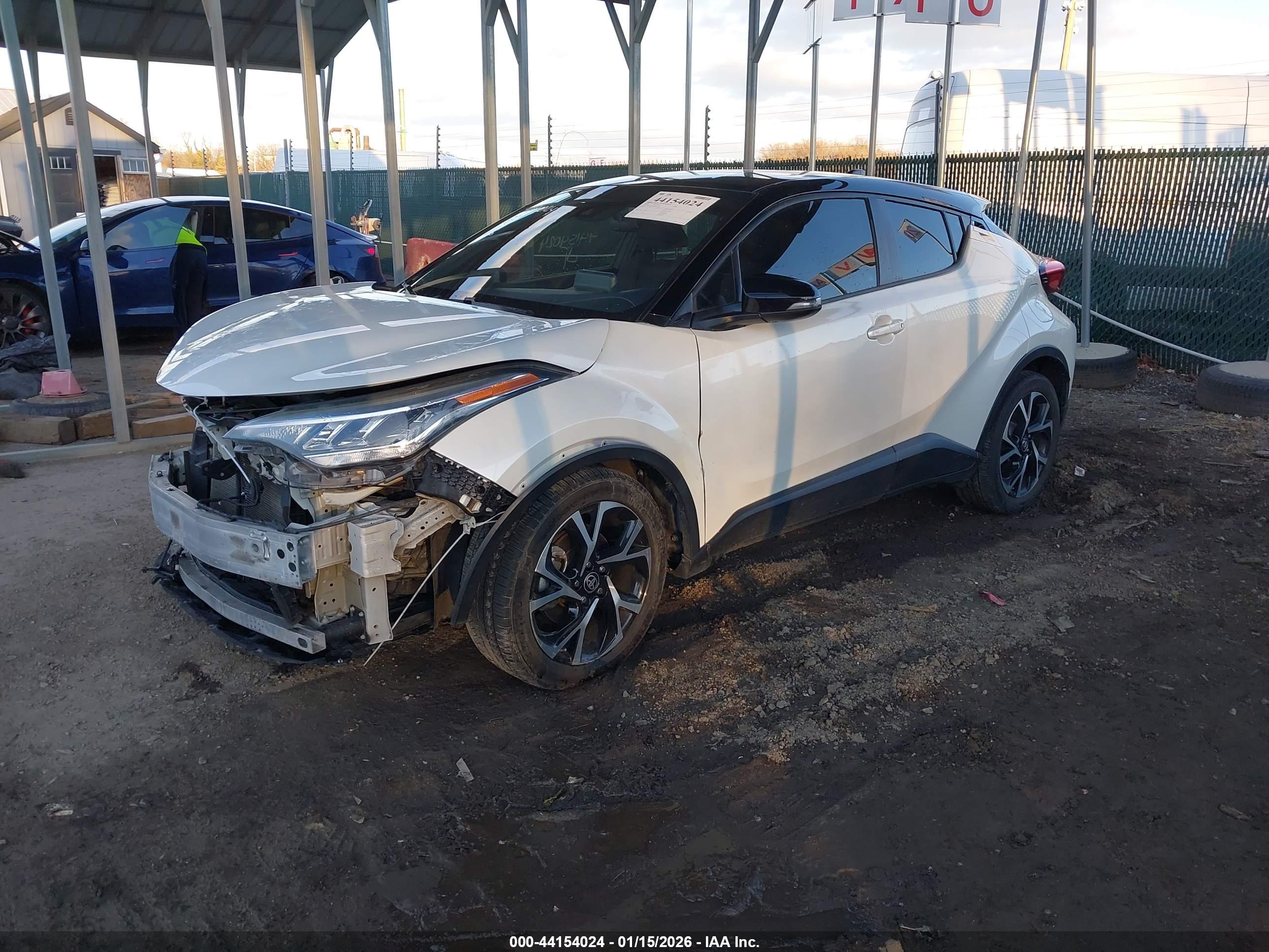 TOYOTA C-HR image 2