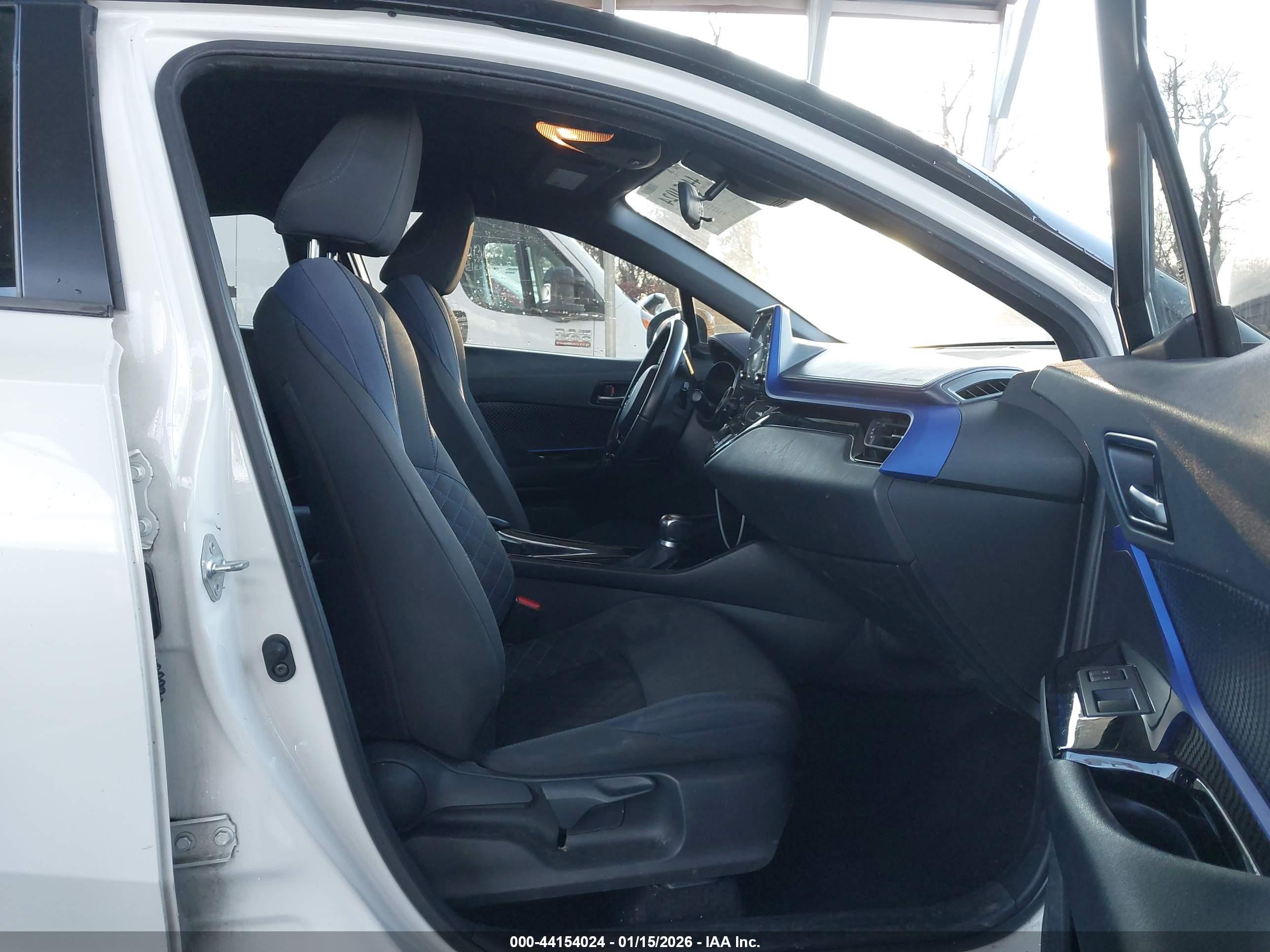 TOYOTA C-HR image 5