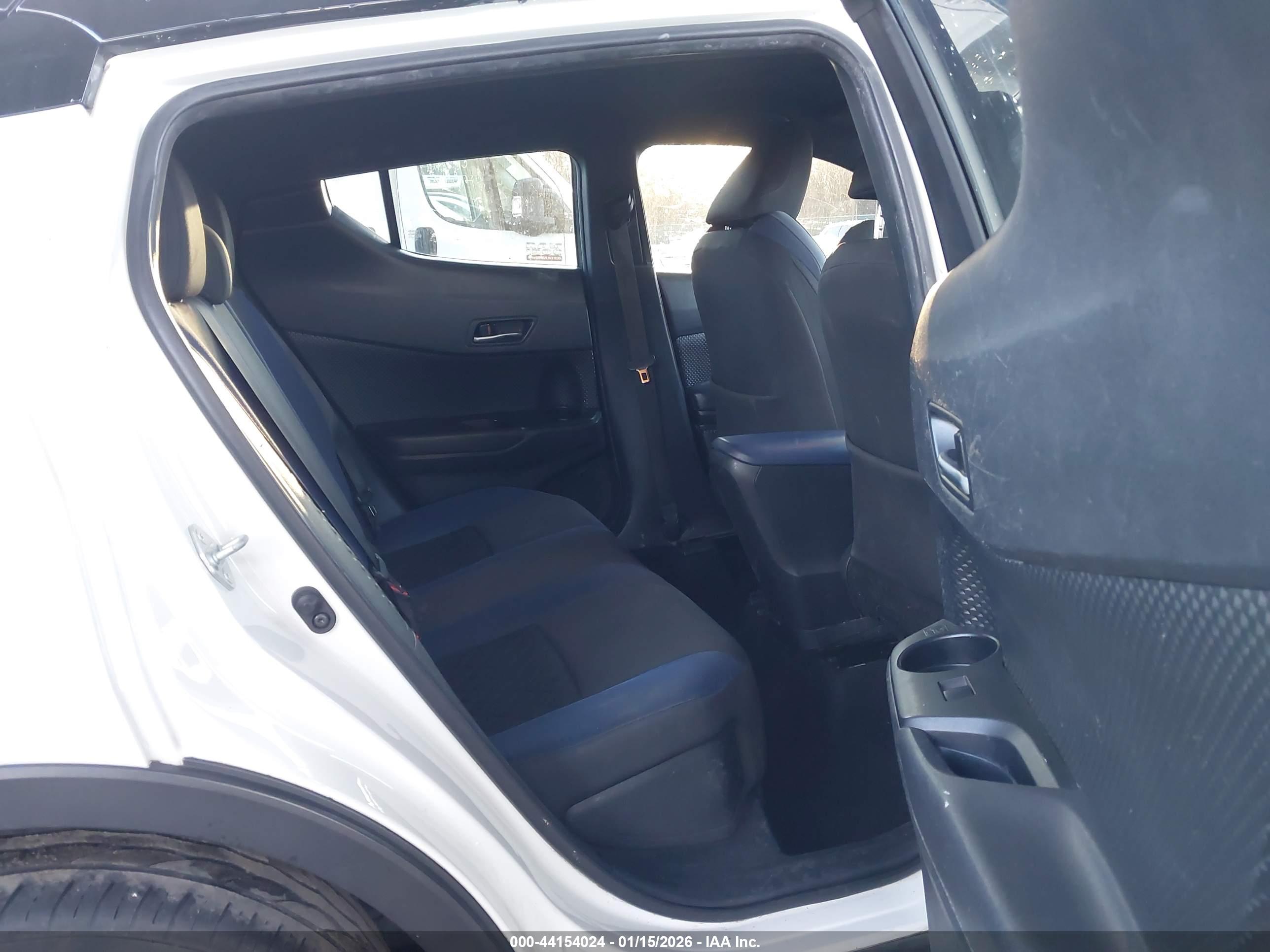 TOYOTA C-HR image 8