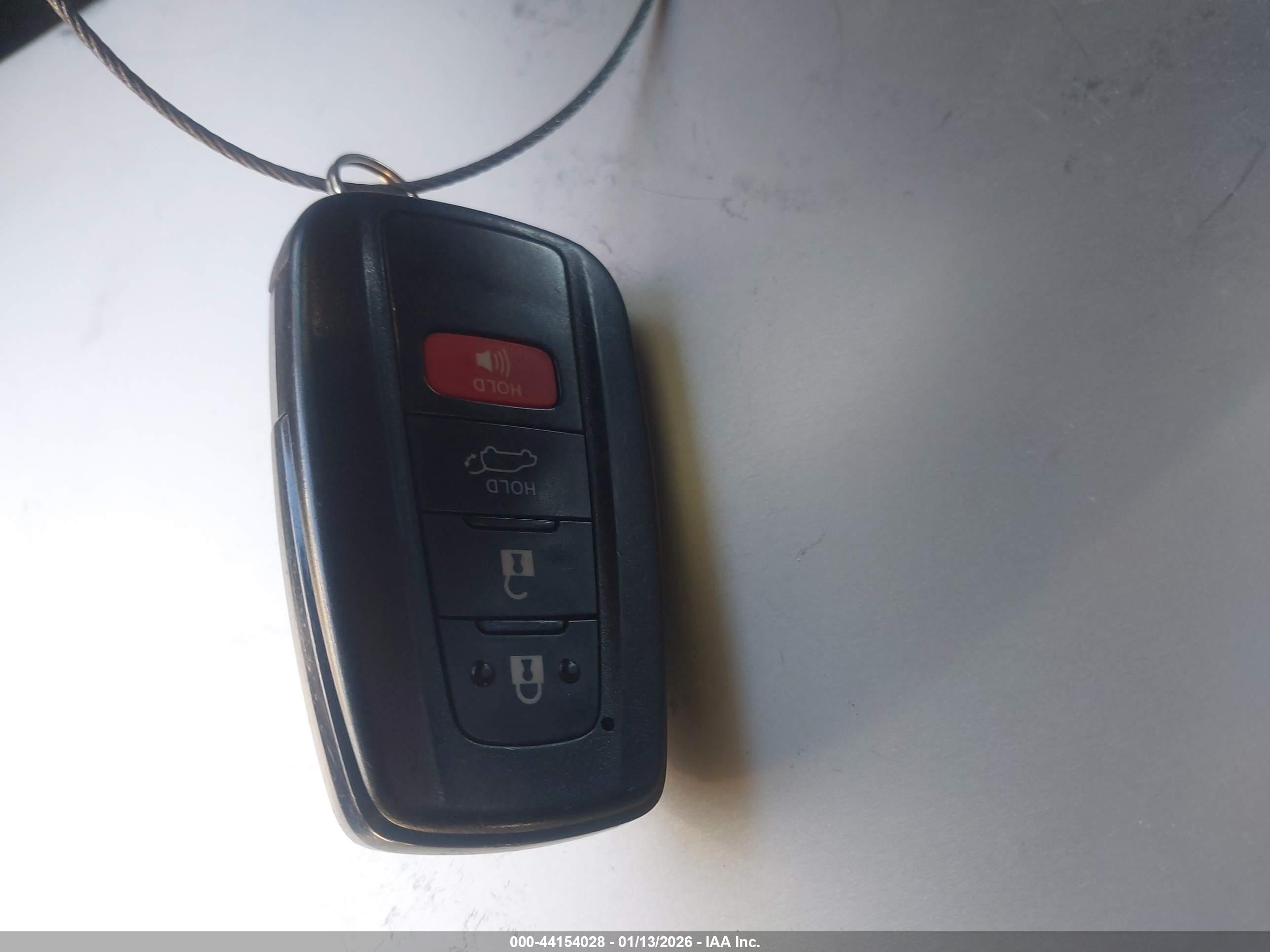 TOYOTA RAV4 image 11