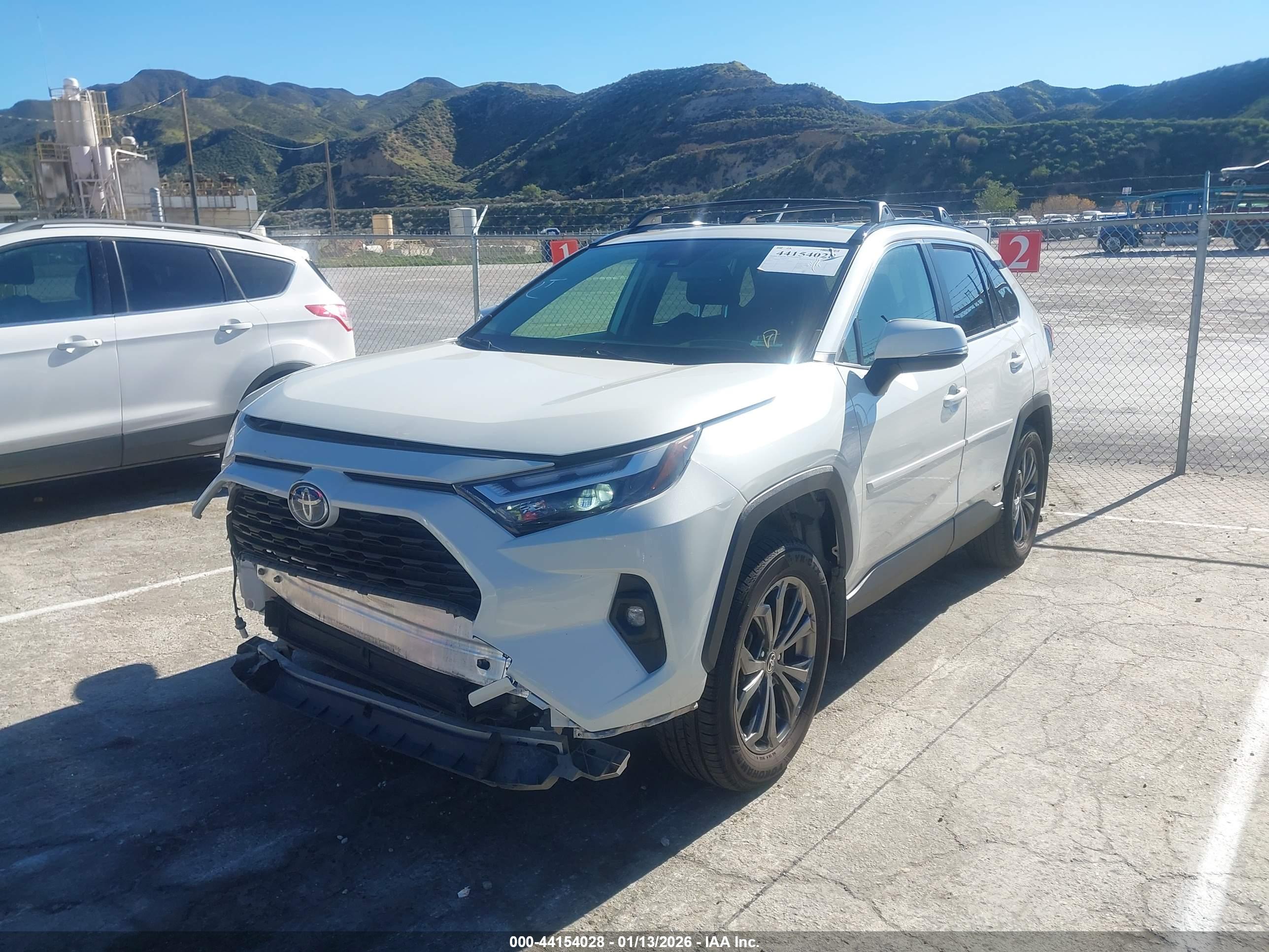 TOYOTA RAV4 image 2