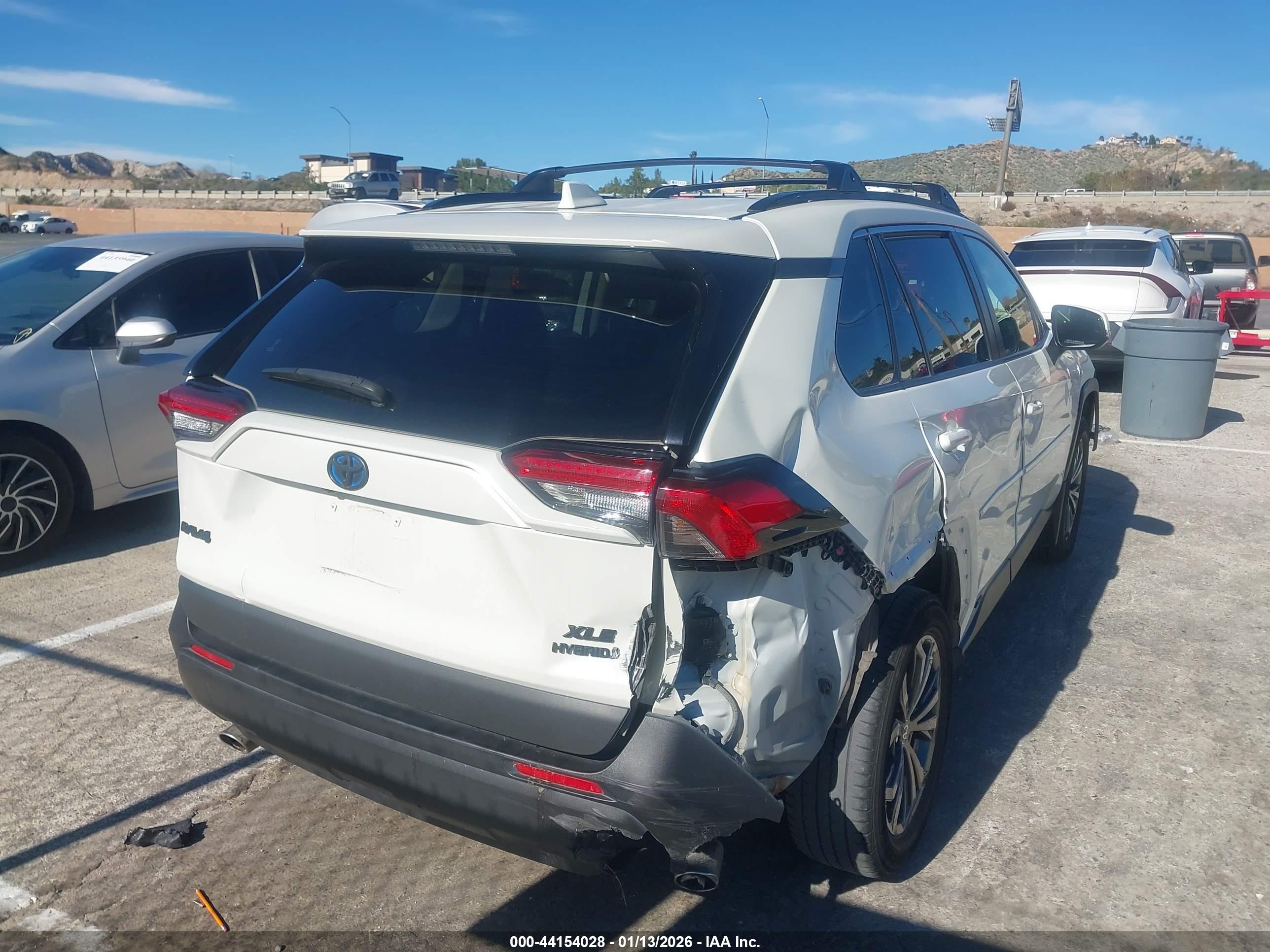 TOYOTA RAV4 image 4