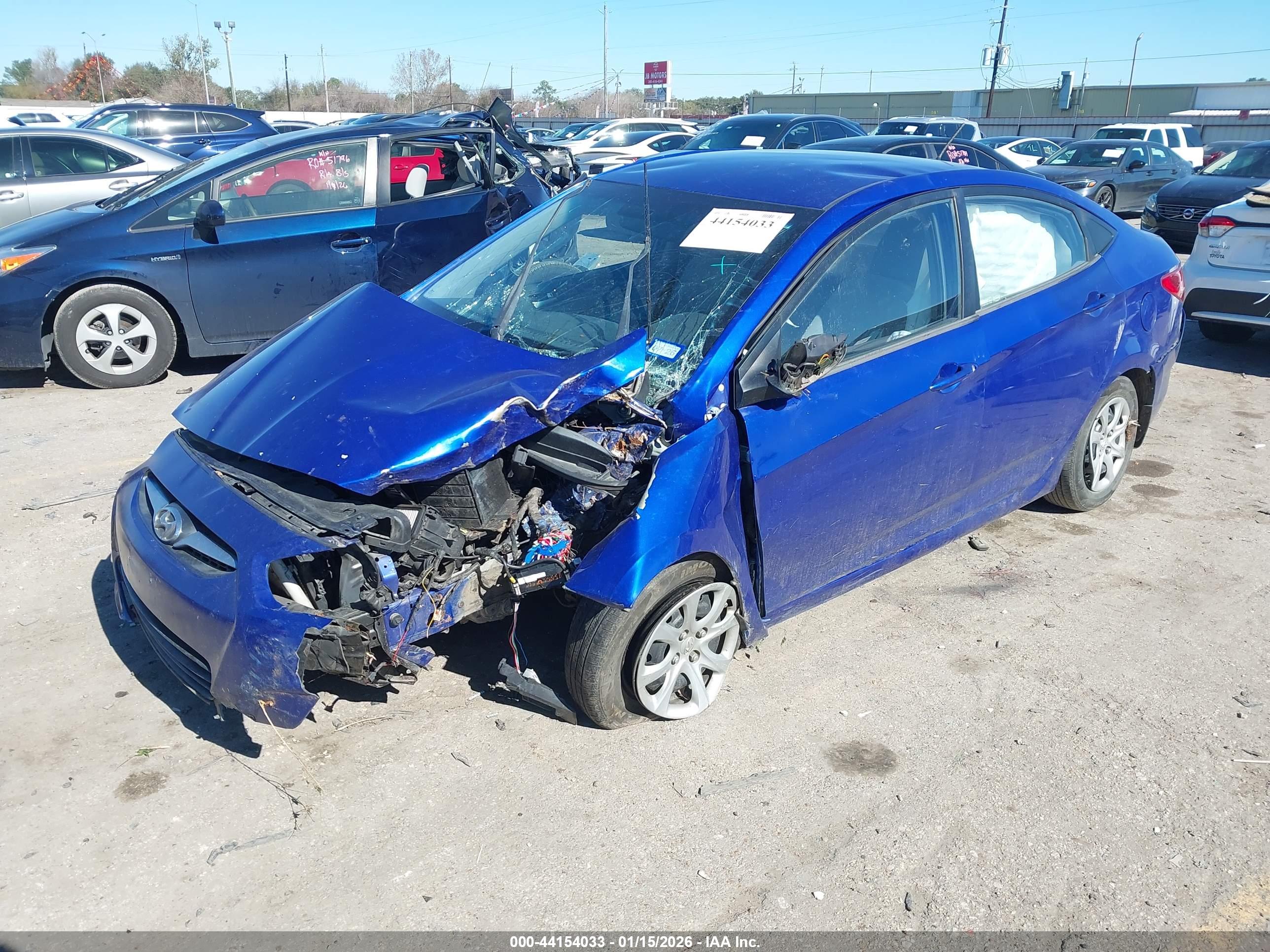 HYUNDAI ACCENT image 2