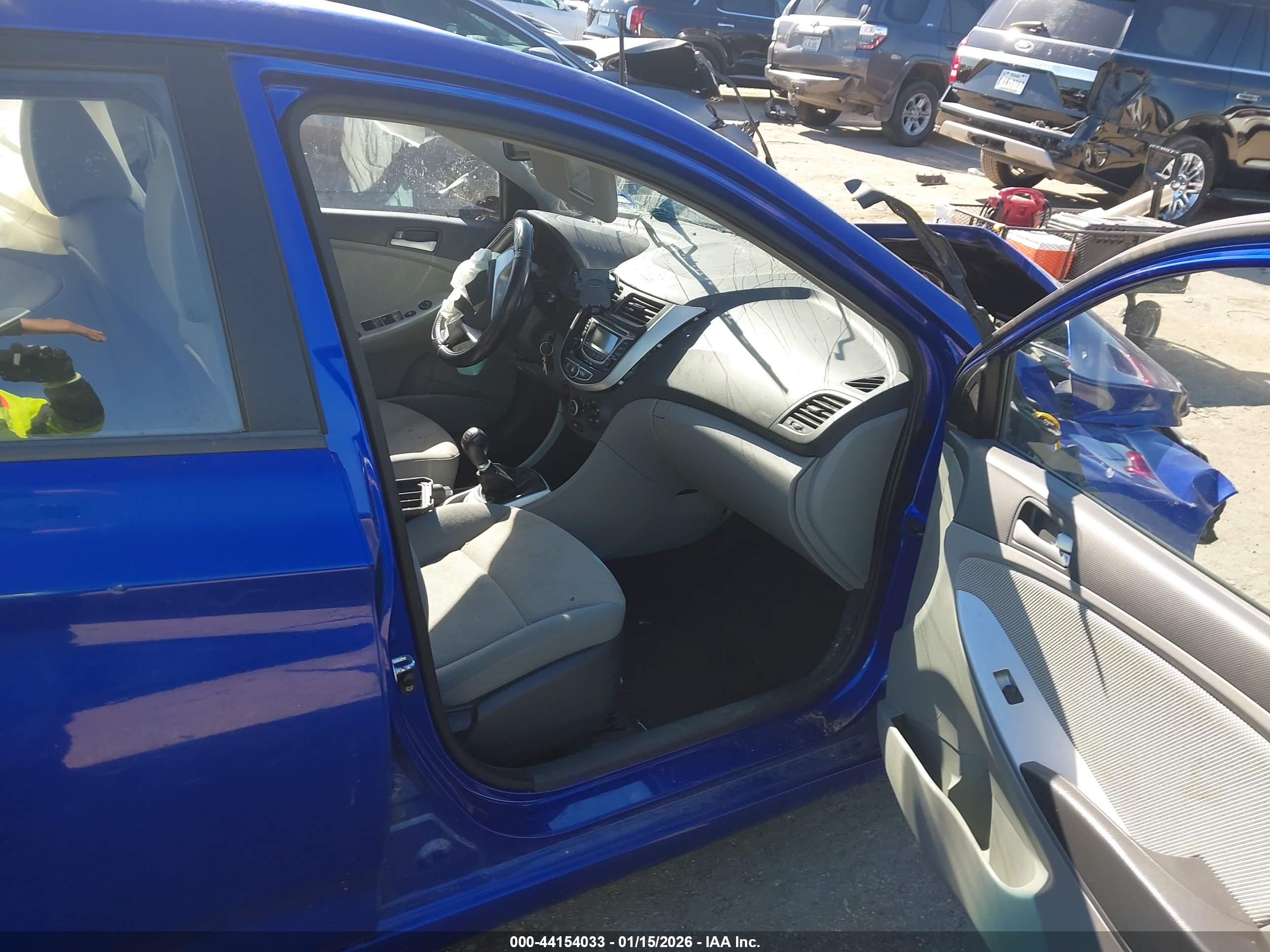 HYUNDAI ACCENT image 5