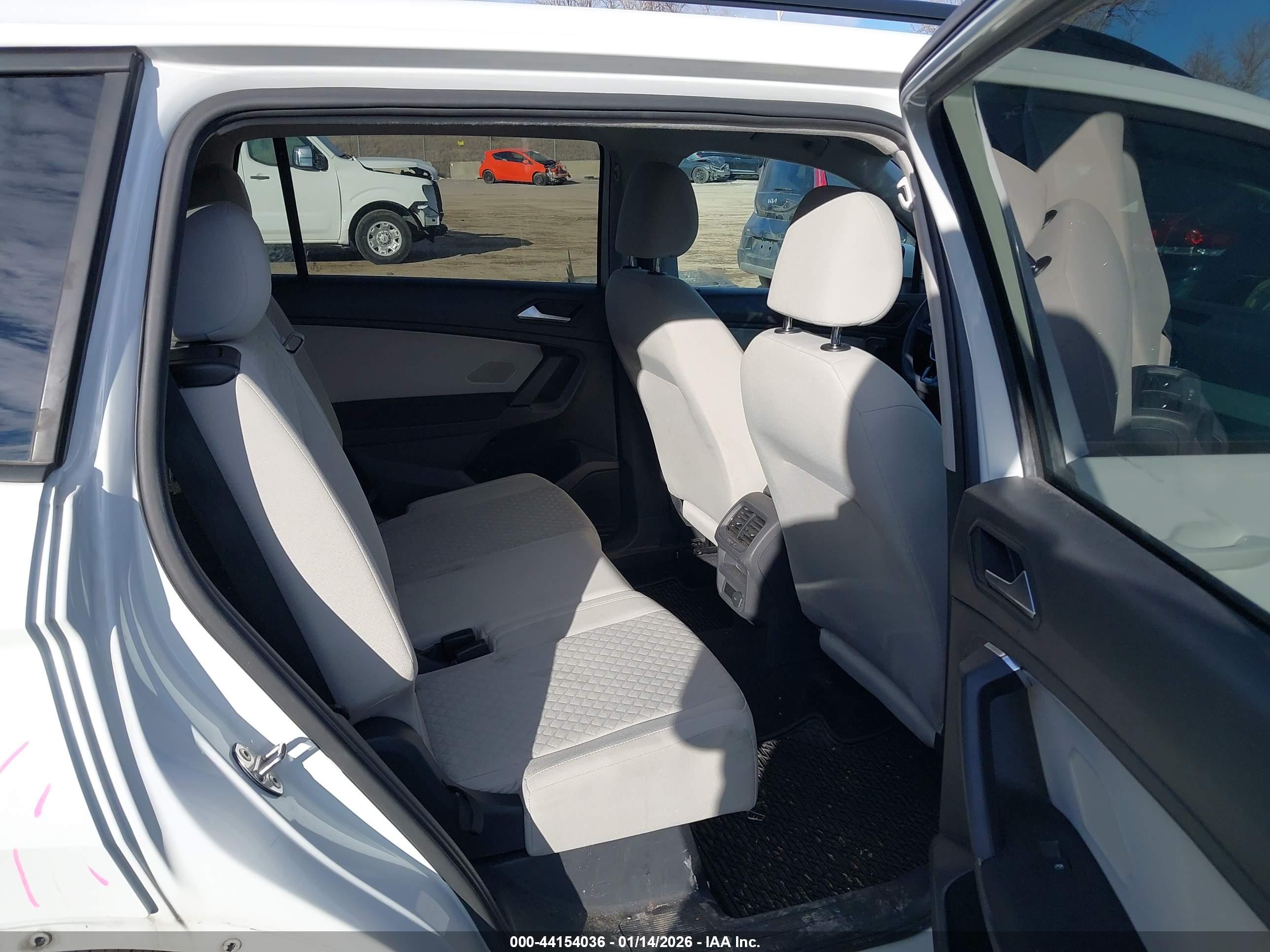 VOLKSWAGEN TIGUAN image 8