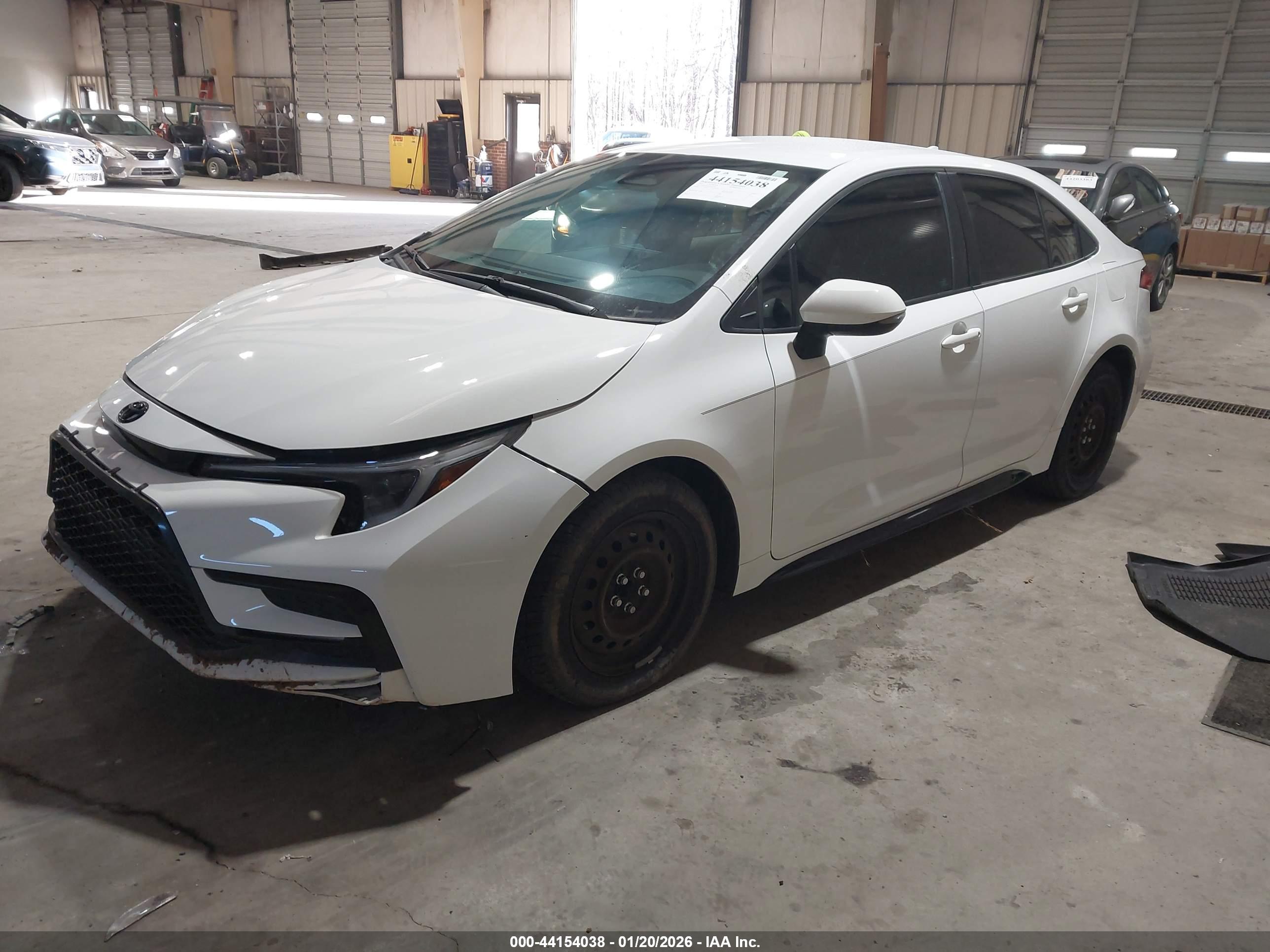 TOYOTA COROLLA image 2
