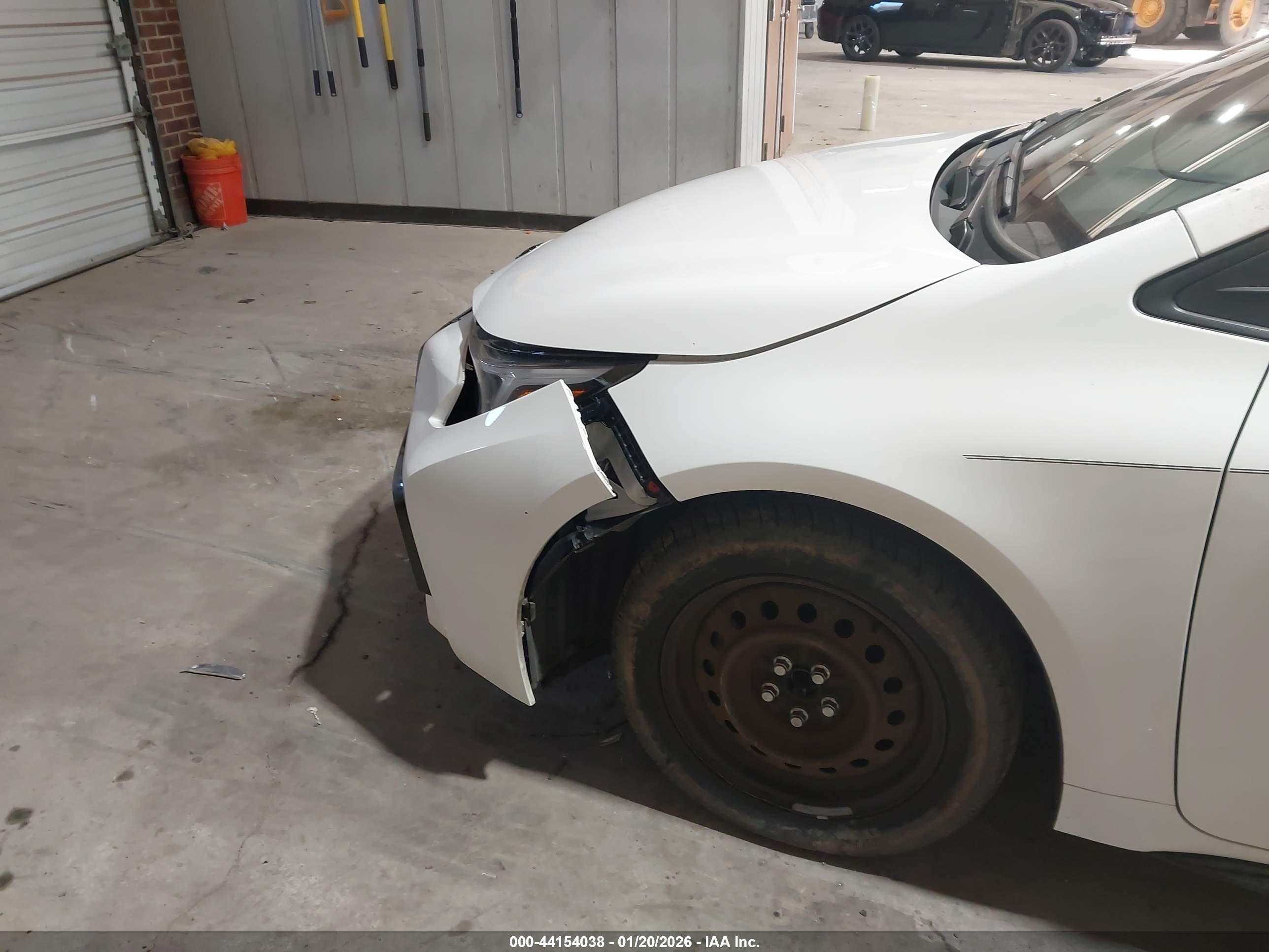 TOYOTA COROLLA image 6