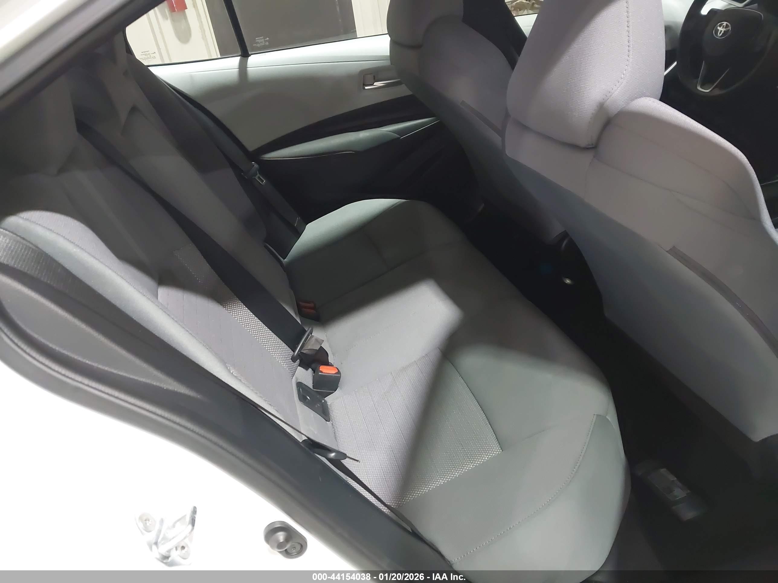 TOYOTA COROLLA image 8