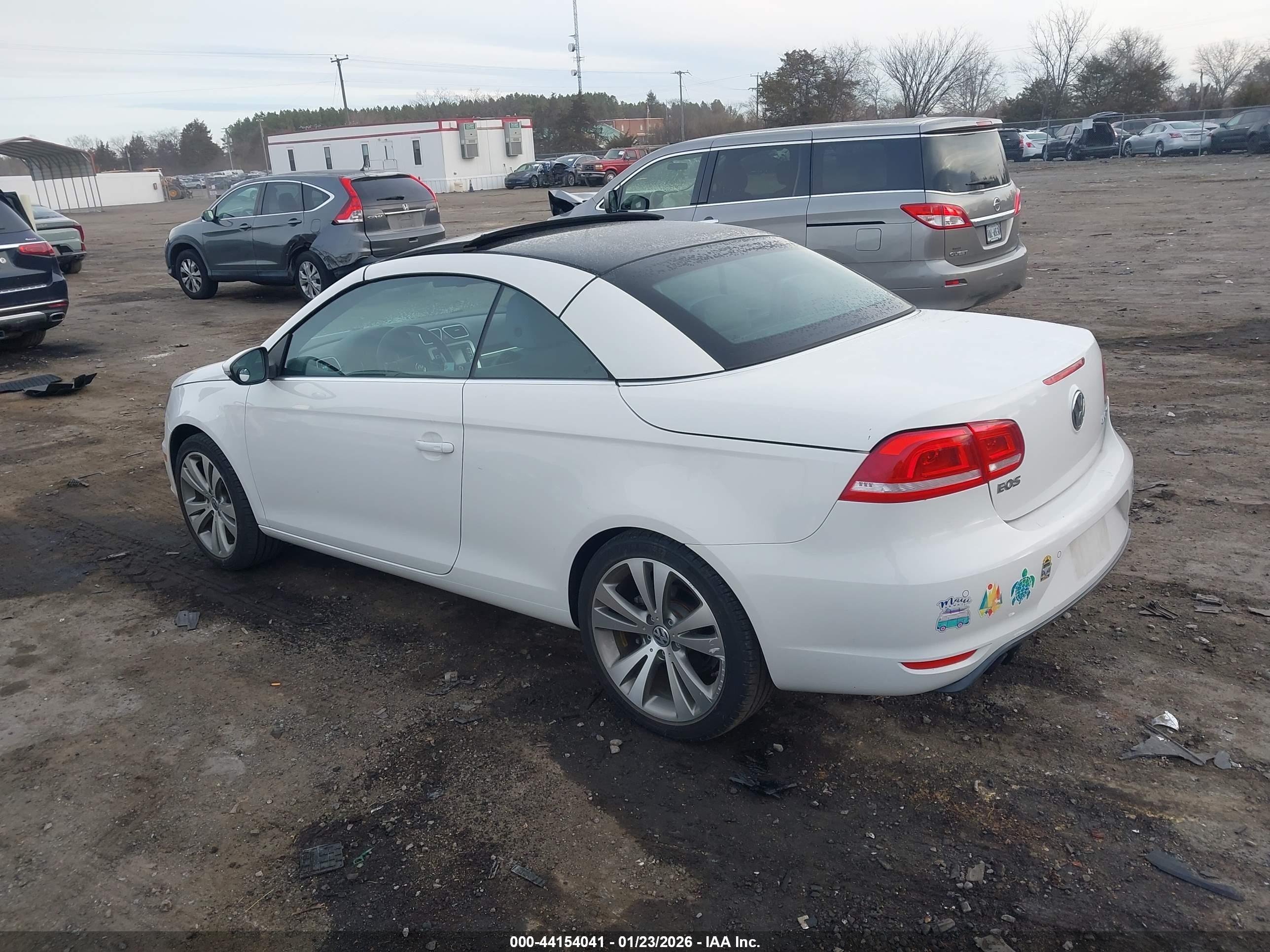 VOLKSWAGEN EOS image 3