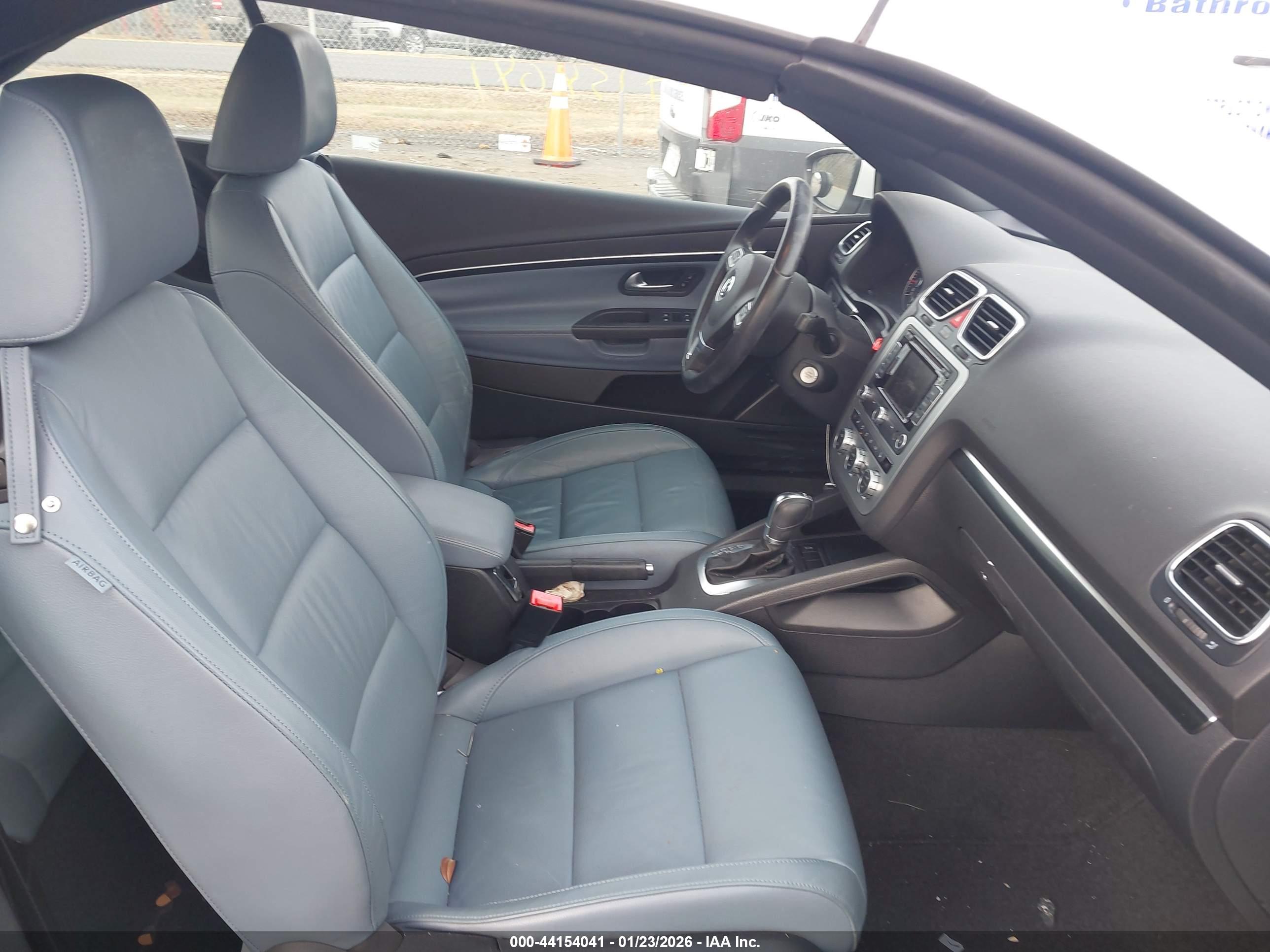 VOLKSWAGEN EOS image 5