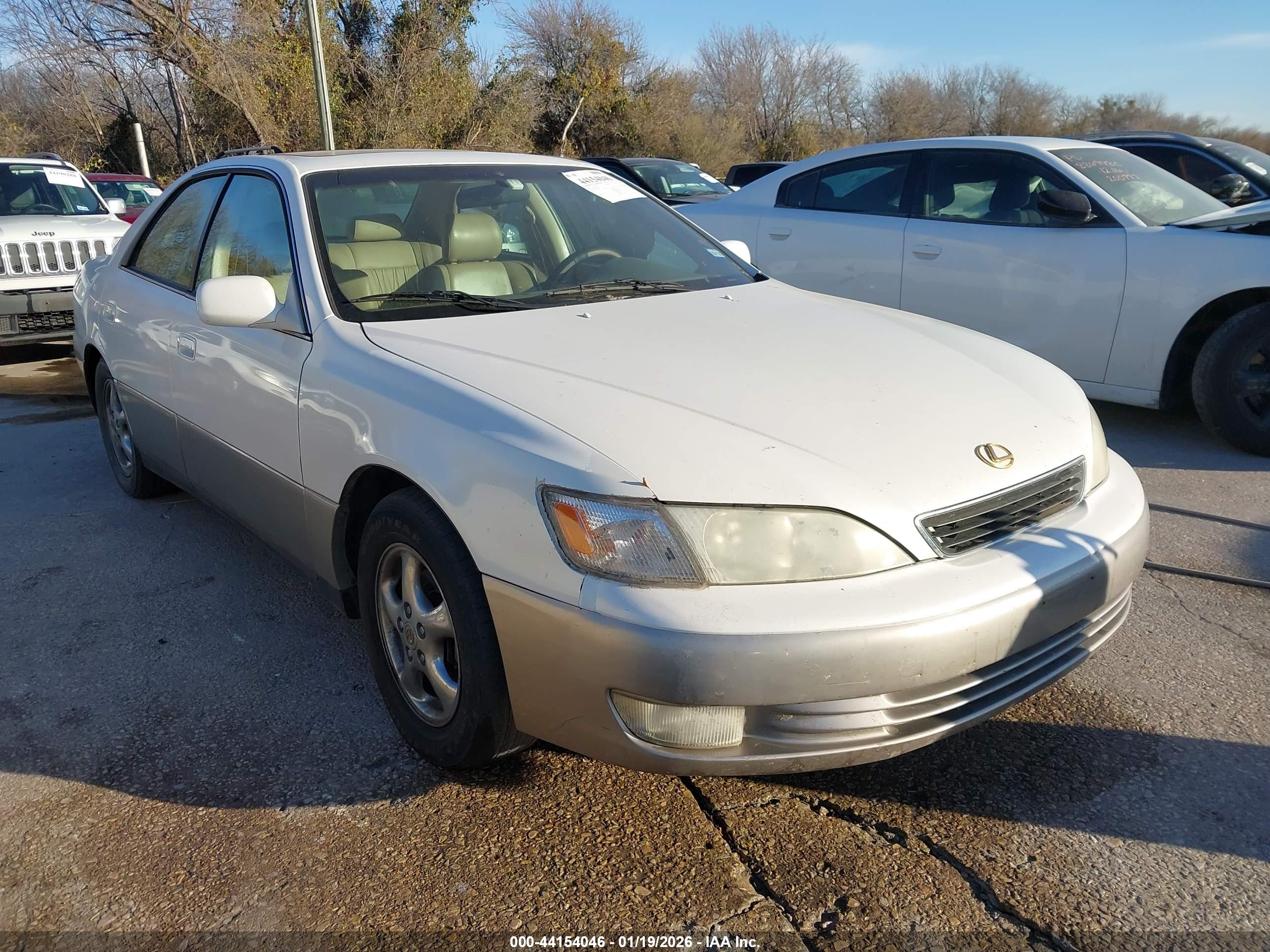 LEXUS ES image 6