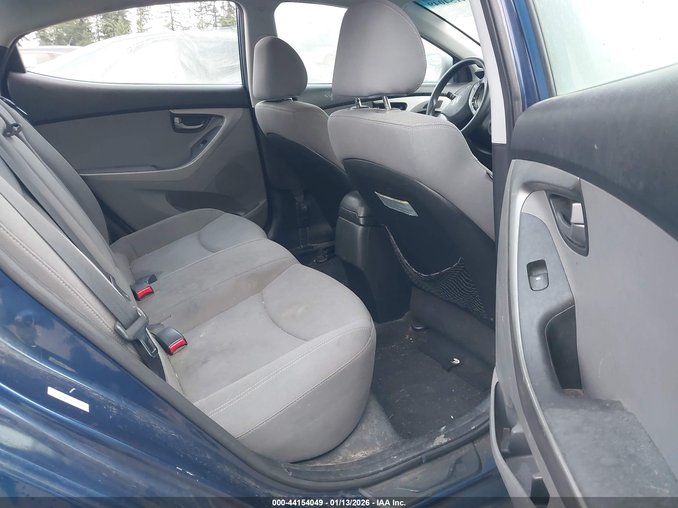 HYUNDAI ELANTRA image 8
