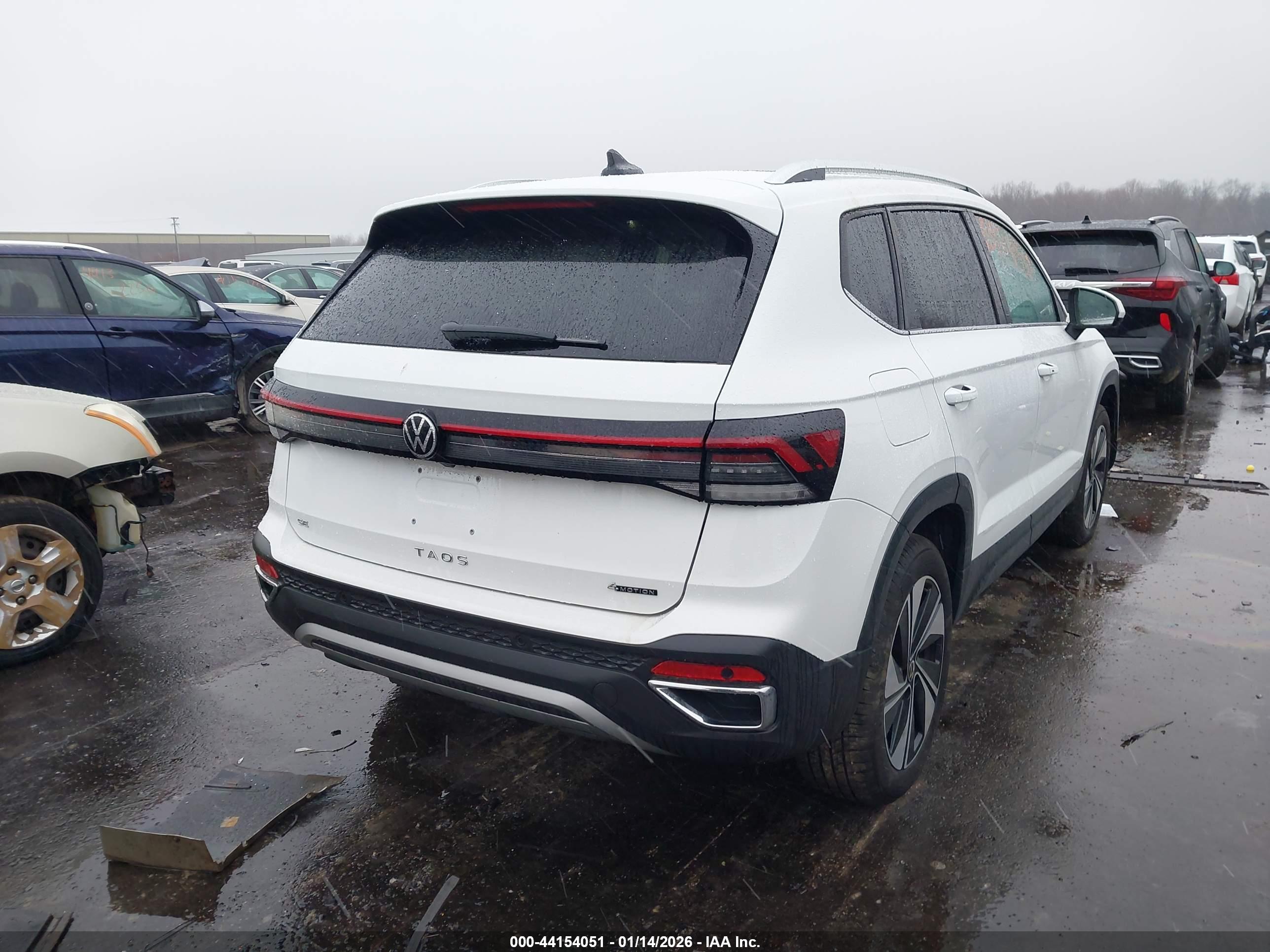 VOLKSWAGEN TAOS image 4